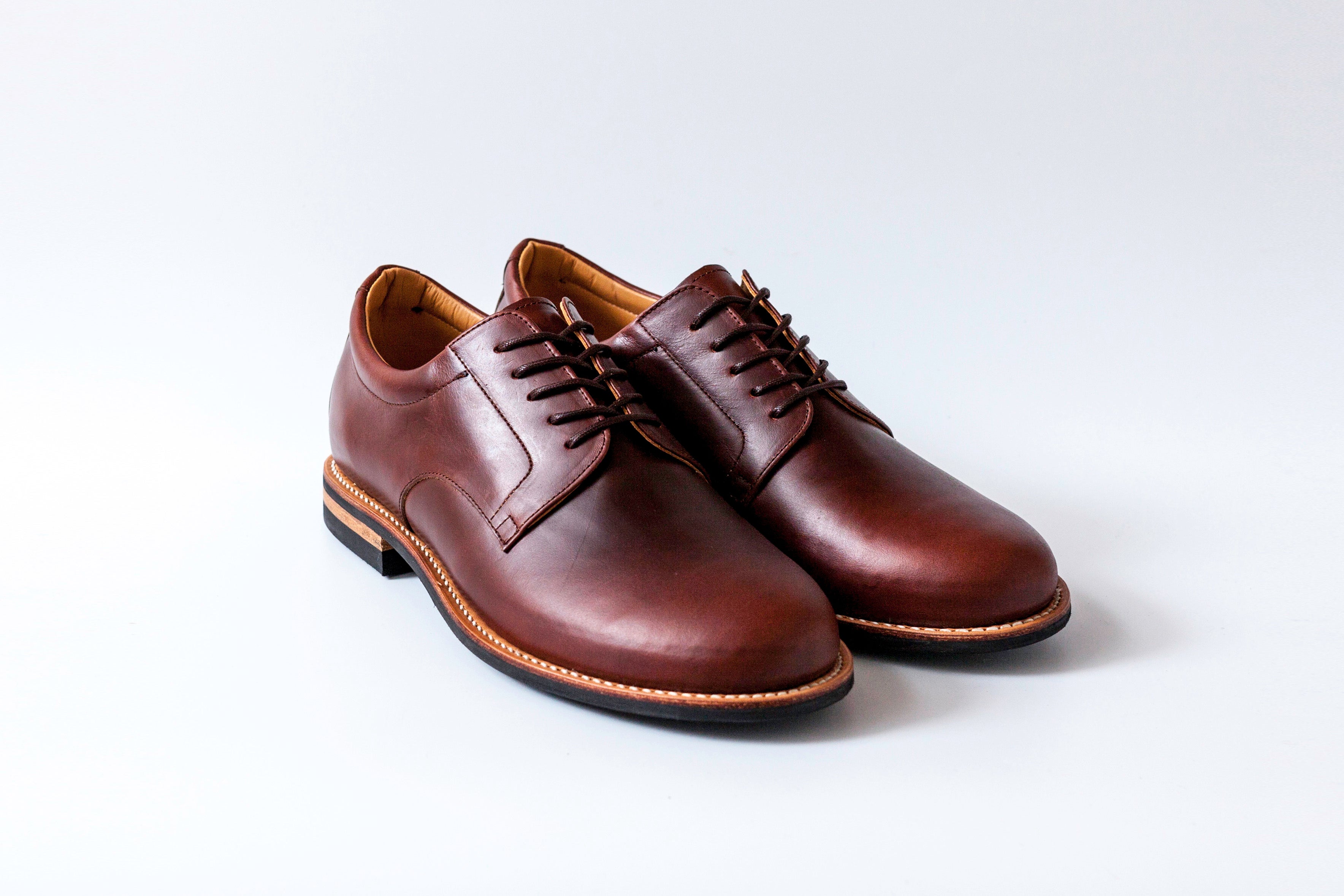 フォルスにレッドブラウン、ダイナイトソール