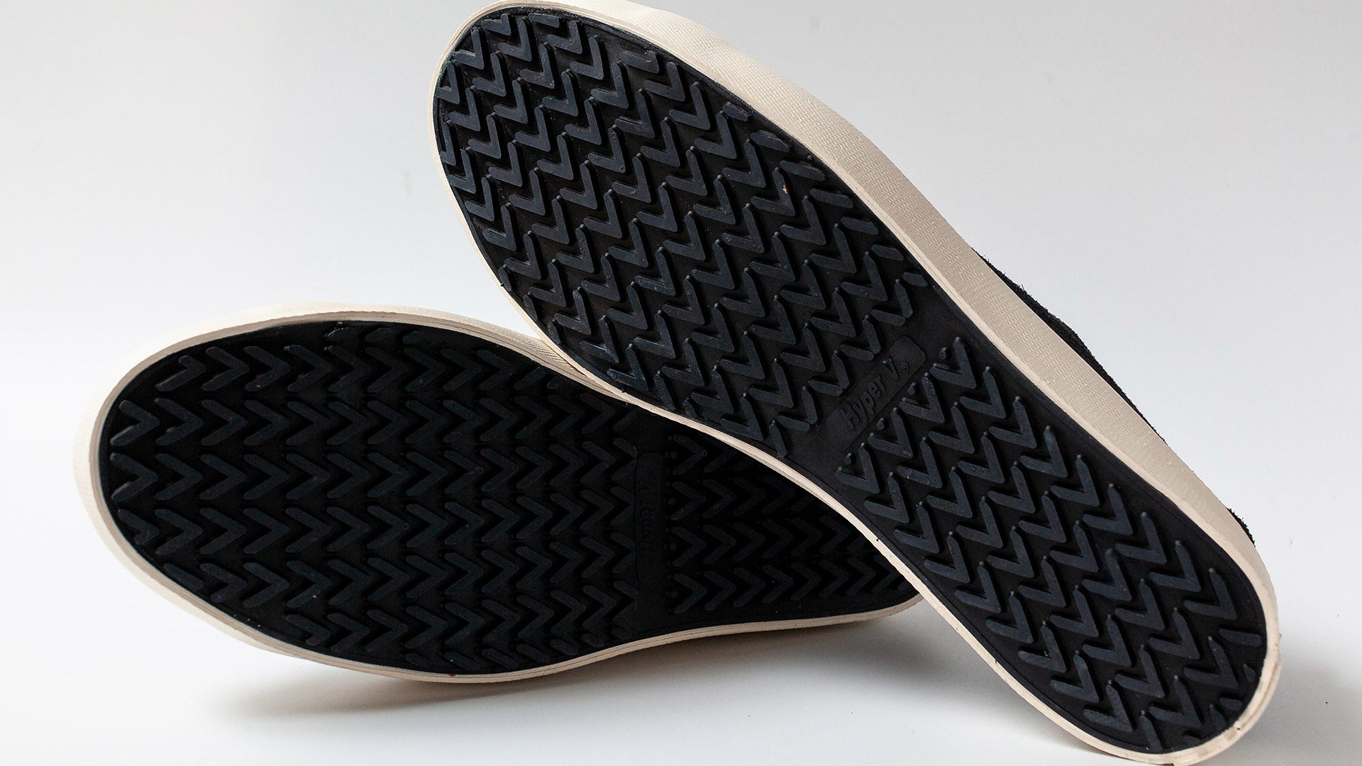 強力なグリップ力をもつ「ハイパーV」