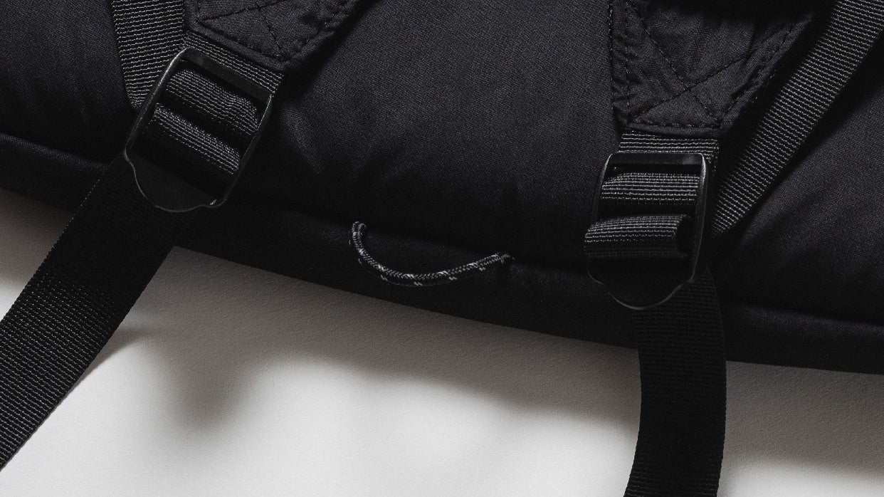 本体下に洗濯後につりやすいループ