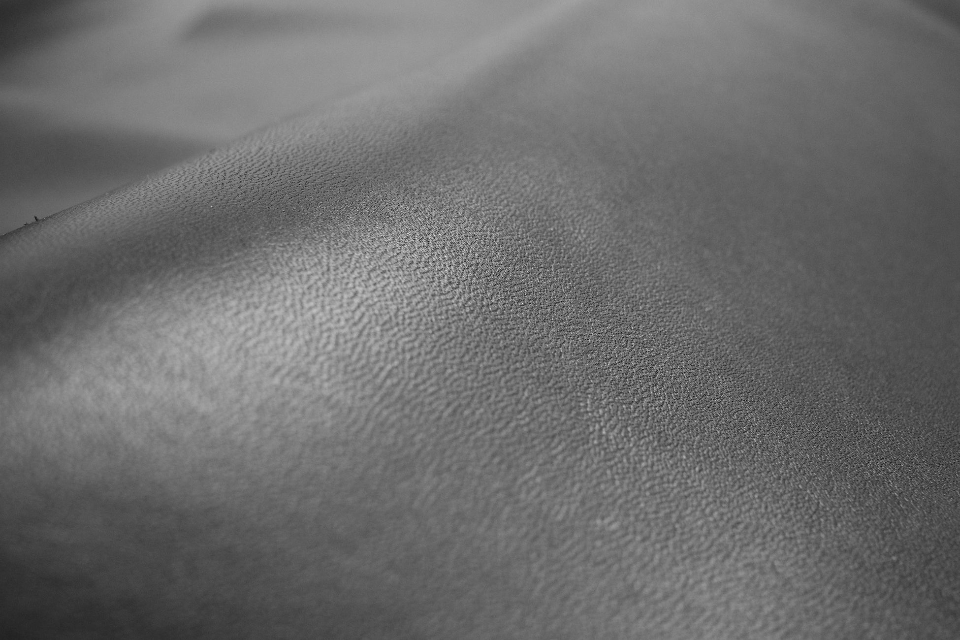 革の中でも高級靴に使用される部位、カーフを使用