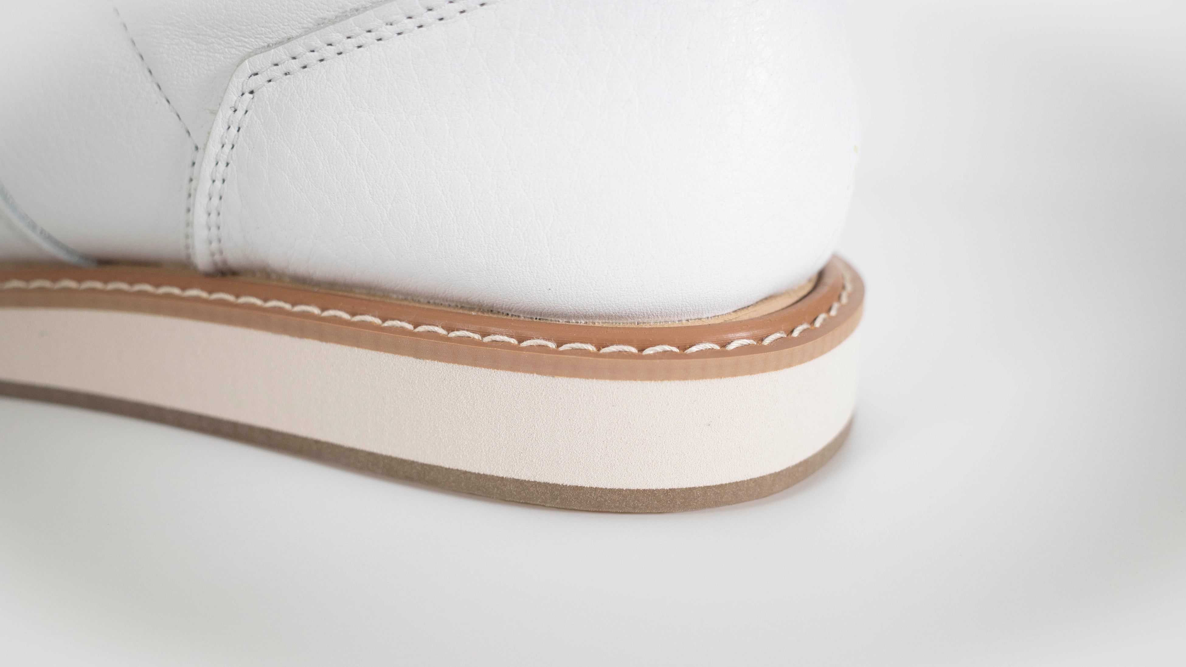 外からはアイナカは見えないようになっている