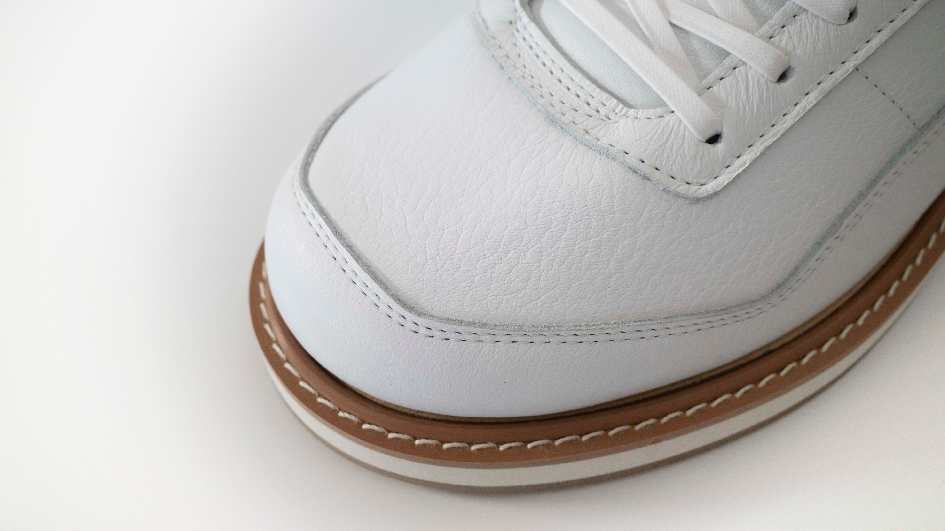 うっすらと浮かび上がるシュリンク