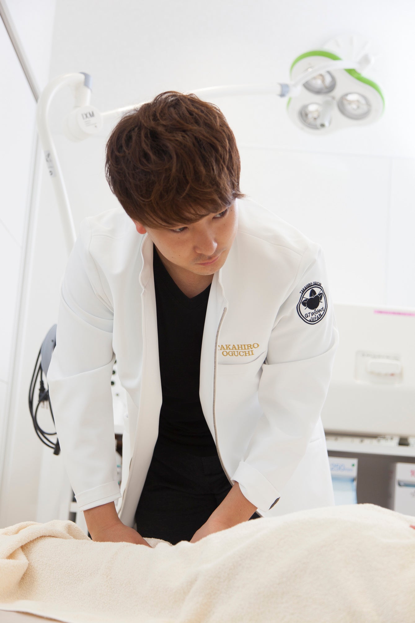 日本の美容鍼灸・小顔筋膜施術の第一人者大口貴弘氏監修