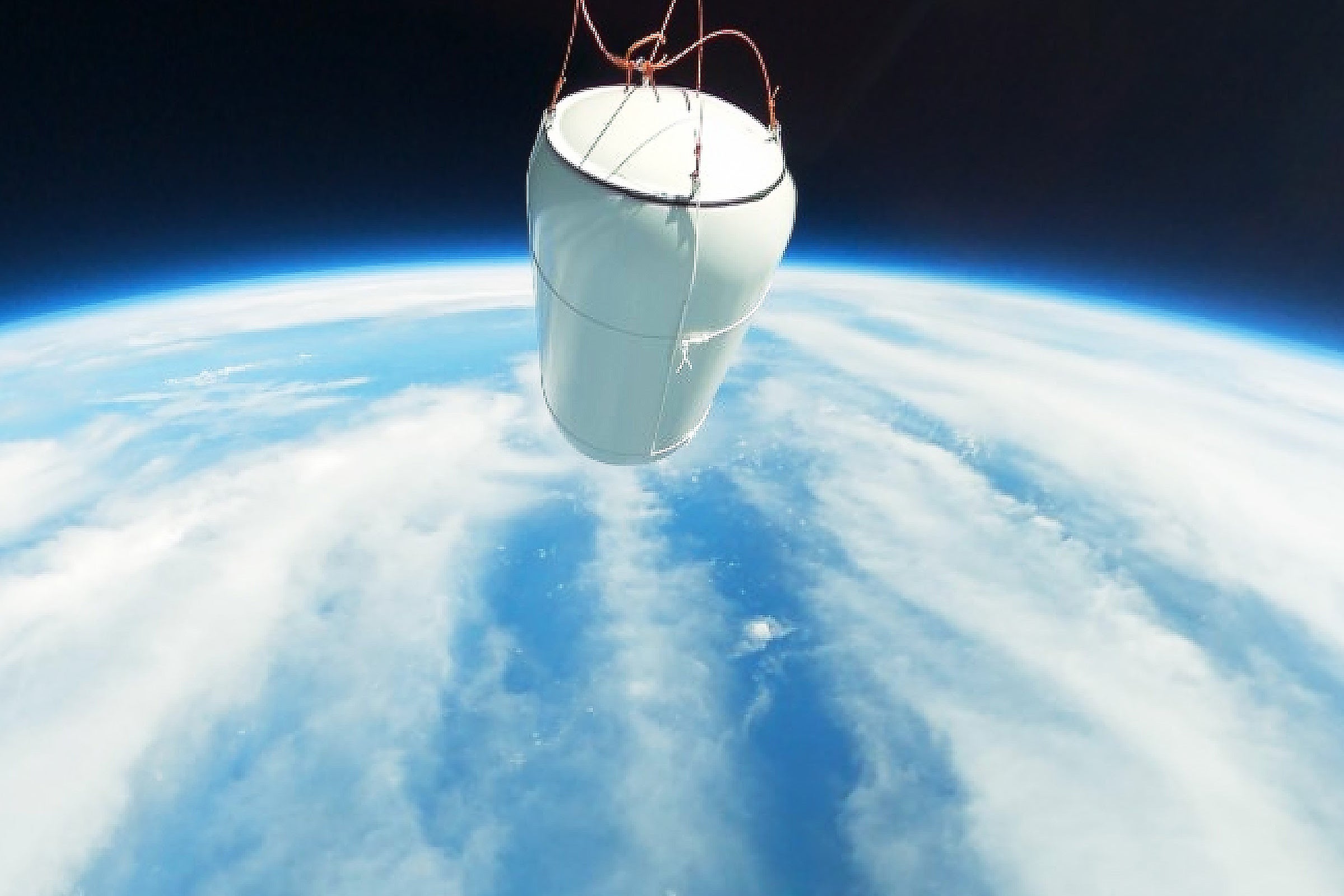 2021年5月20日 宮古島上空を飛翔する岩谷技研製 気密キャビン(Type3)