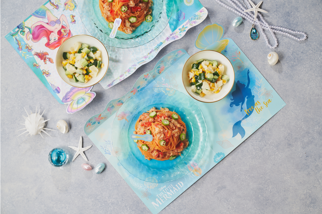 ▲Kit Oisix＜アリエル＞冷製トマトパスタとランチョンマット（2パターン）