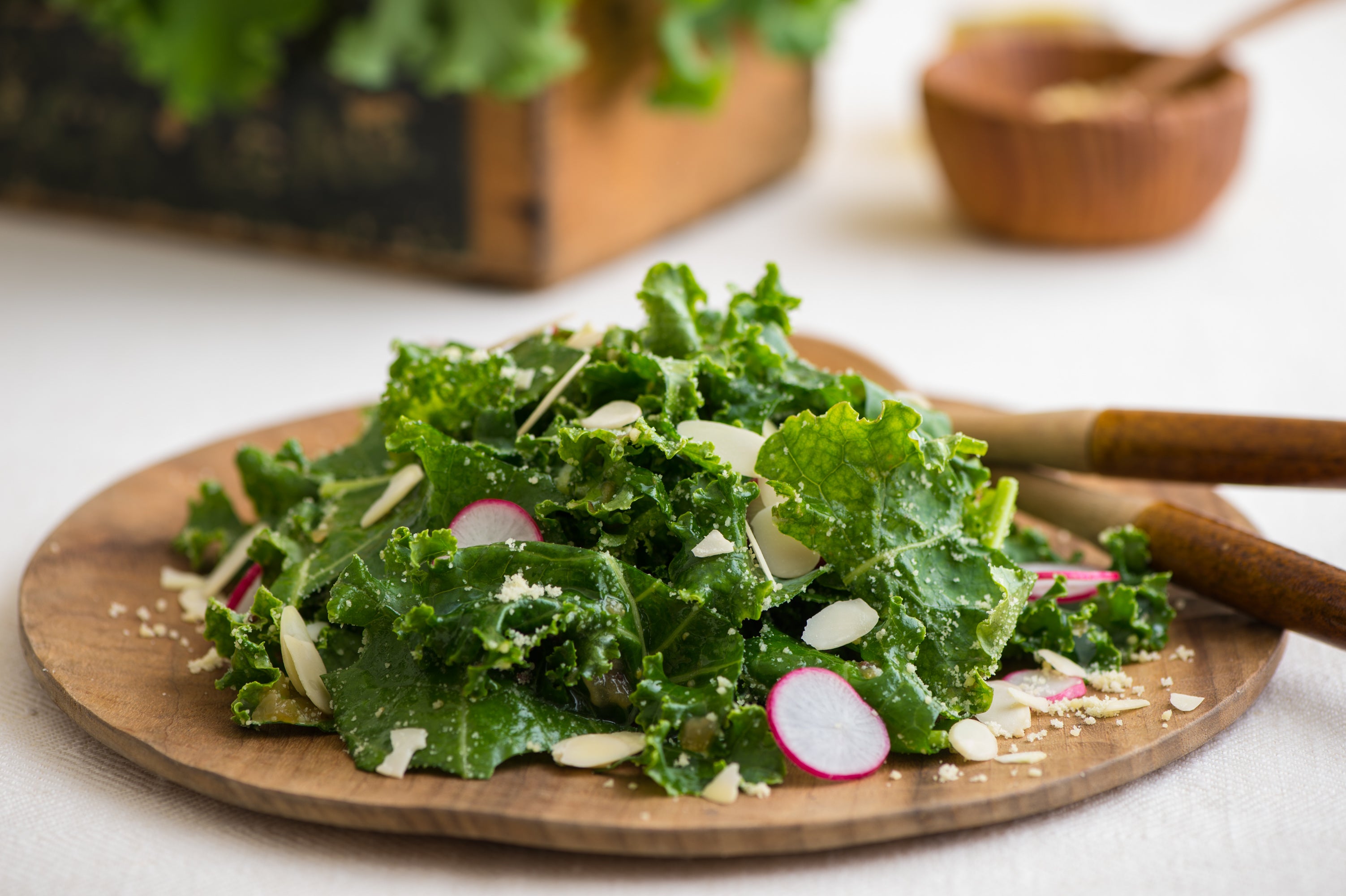 ▲たっぷりケールのチーズナッツサラダ