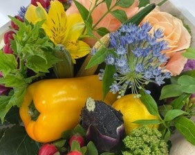 ▲野菜でつくった「ベジタブルブーケ」をプレゼント