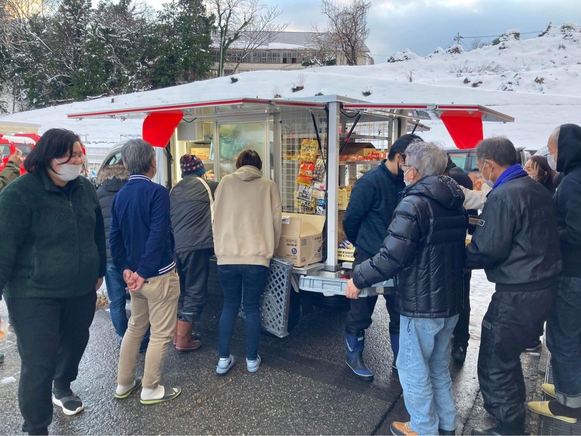 △救援物品無償配布の様子　1月8日