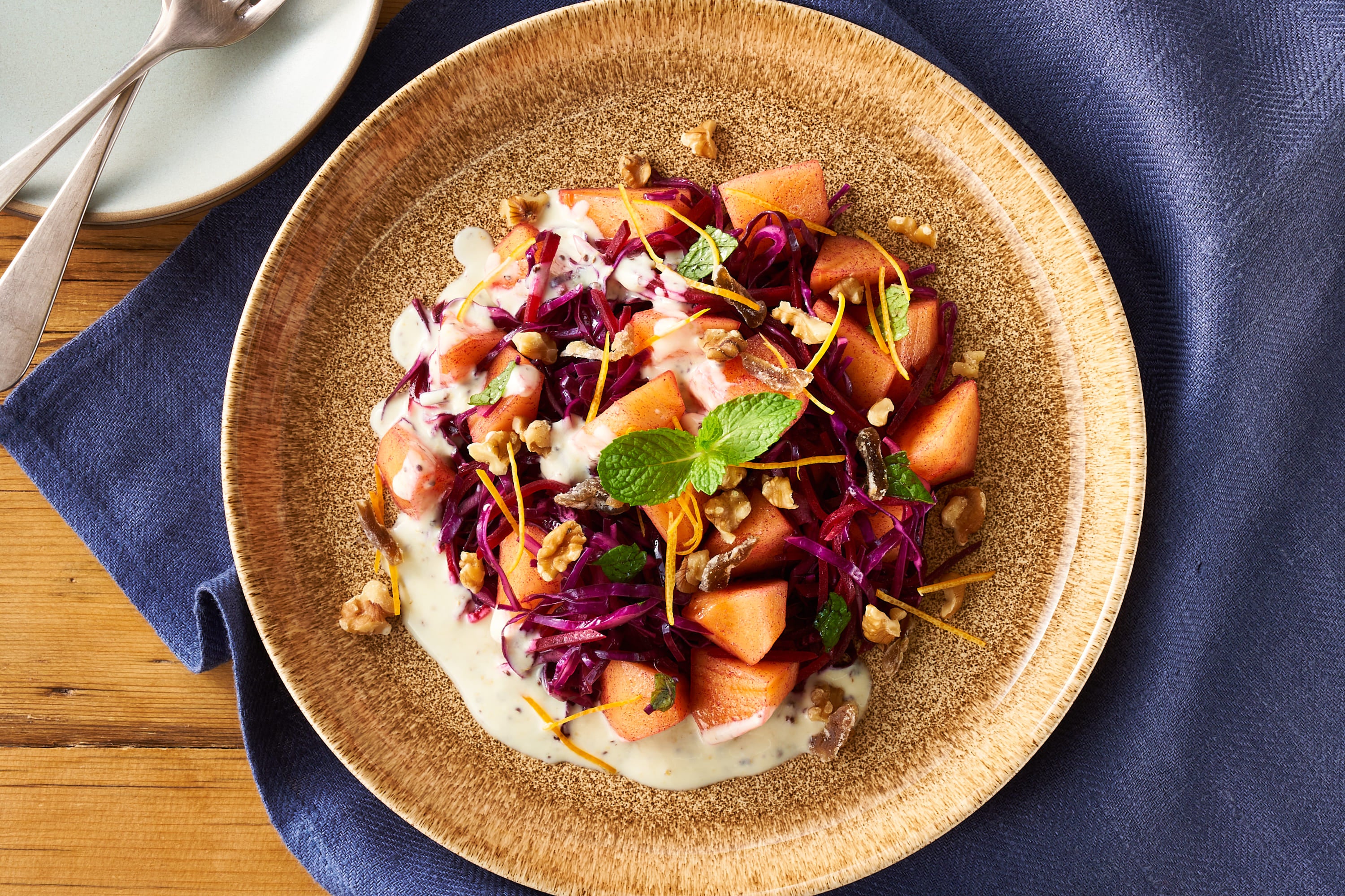 ▲Kit Oisix「柿とビーツのサラダ ヨーグルトソース添え」