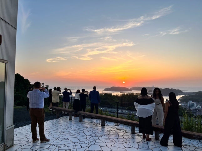 浜田市で日本海の夕陽を眺める