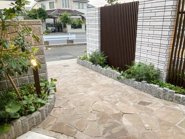 雰囲気のあるアプローチ