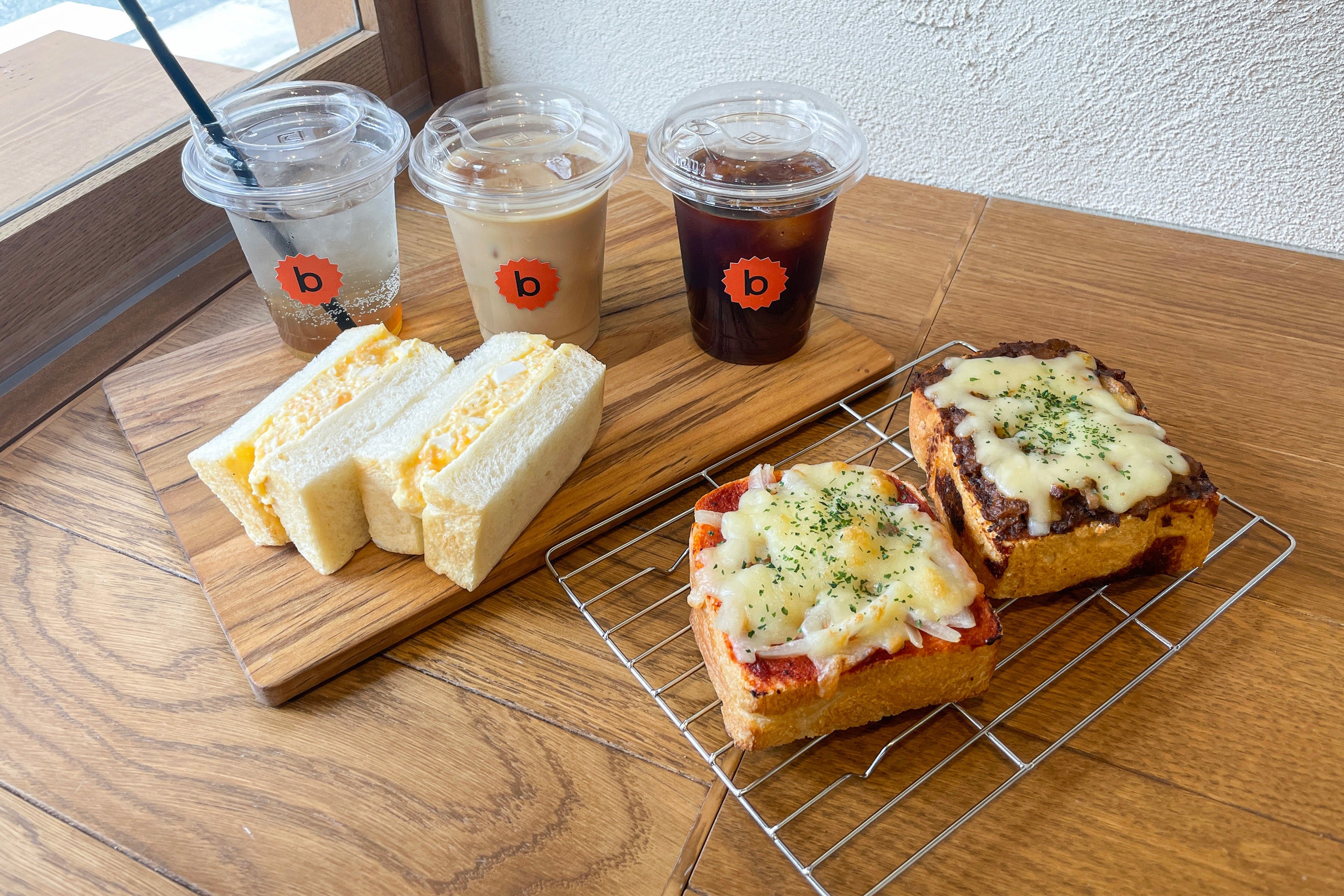 新商品オープントーストを含むテイクアウトメニュー