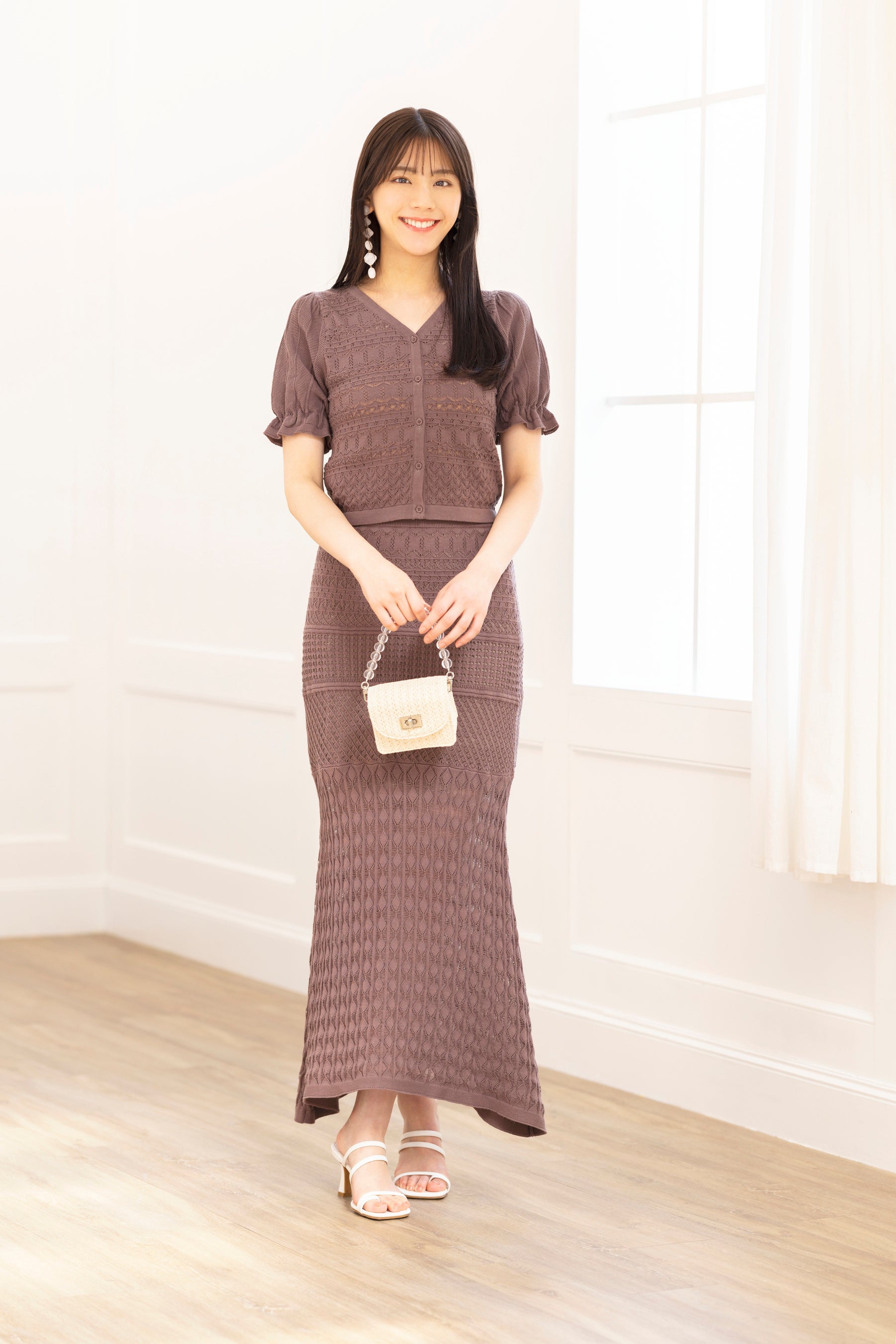 着るだけでサマになる透かし編み セットアップ