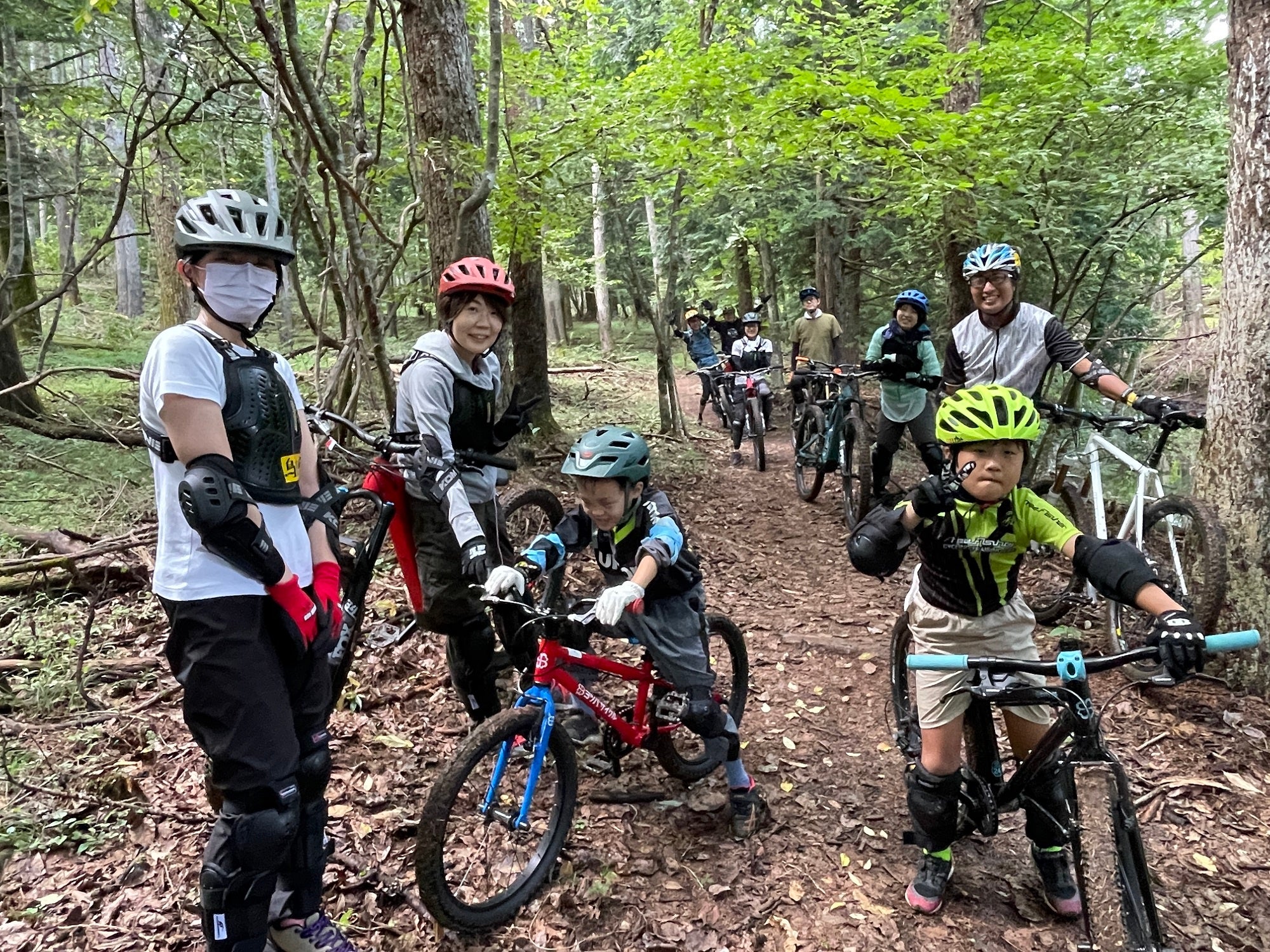 マウンテンバイクを楽しむ姿