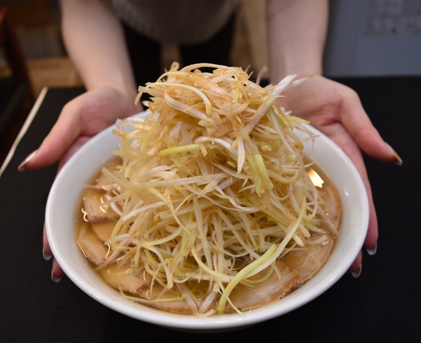 『チョモランマねぎ焼豚ラーメン』(1,290円税込)