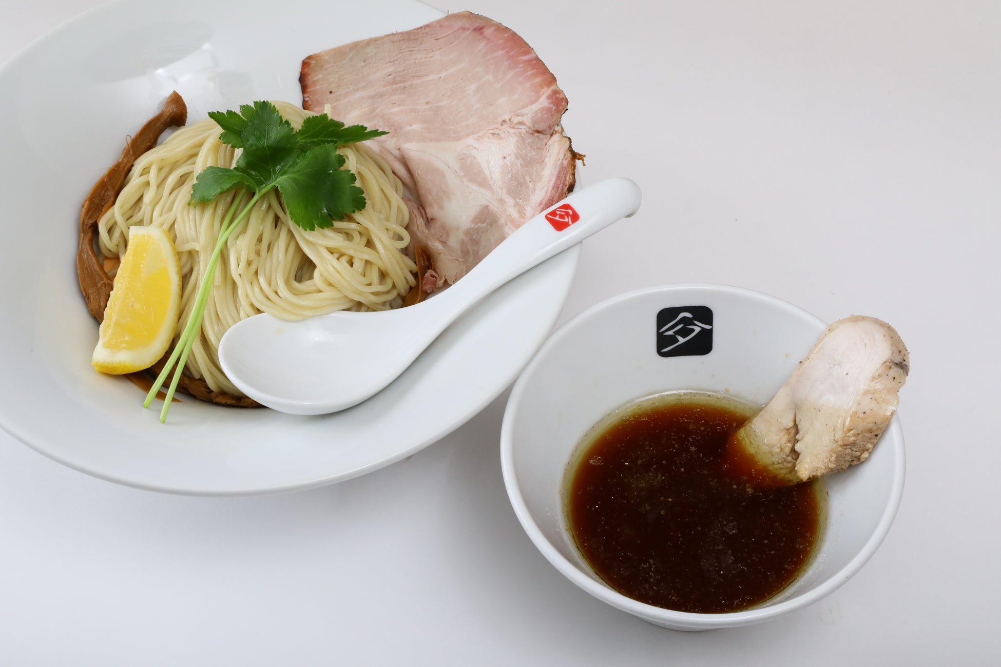 Gw5 1発売 ラーメンdb全国人気ランキング1位獲得 横浜で今もっとも注目を集めるラーメン店が自販機に登場 株式会社 N Pocketのプレスリリース Gw5 1発売 ラーメンdb全国人気ランキング1位獲得 横浜で今もっとも注目を集めるラーメン店が自販機に登場 株式会社 N Pocketのプレスリリース