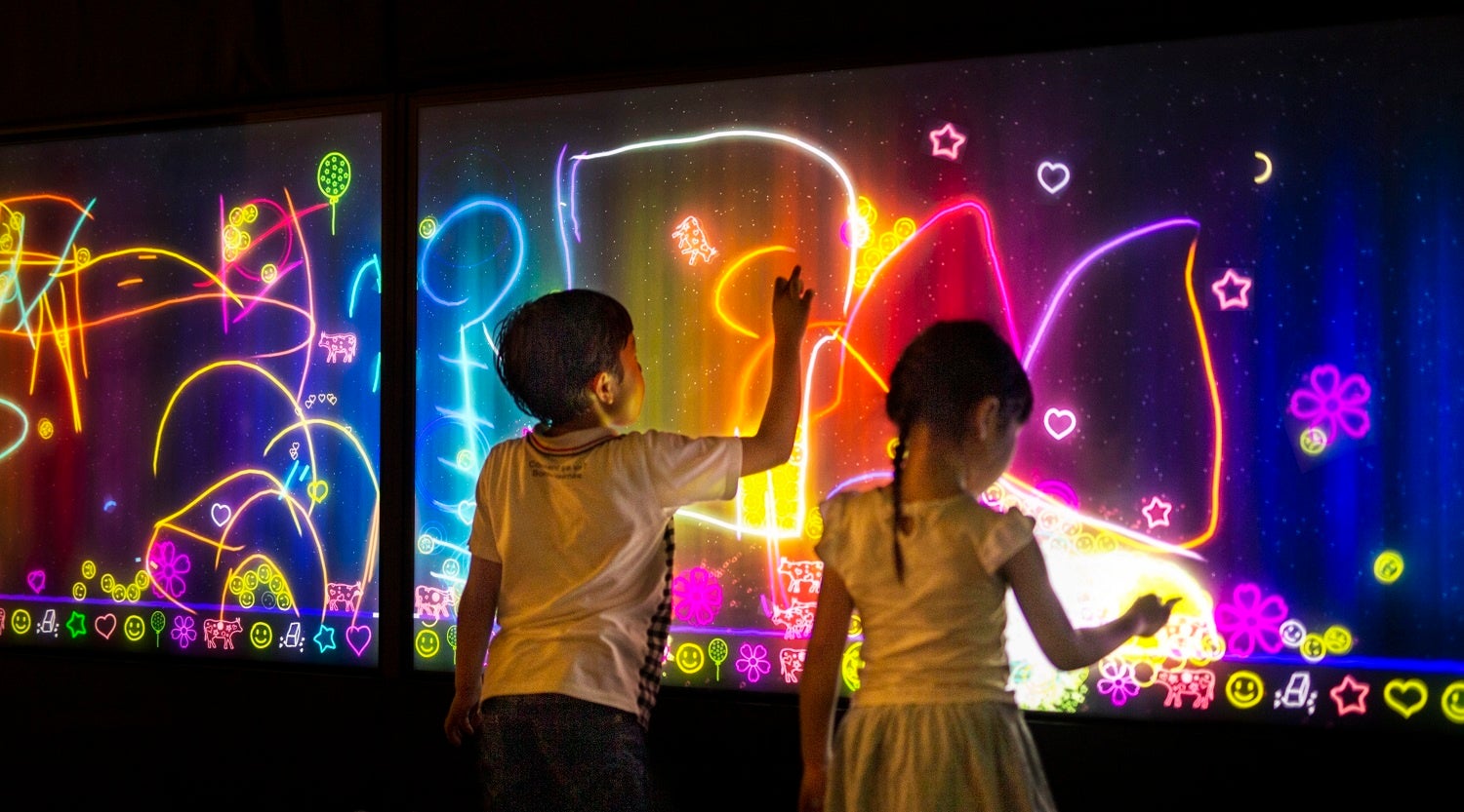 小人が住まう宇宙の窓  A Window to the Universe where Little People Live