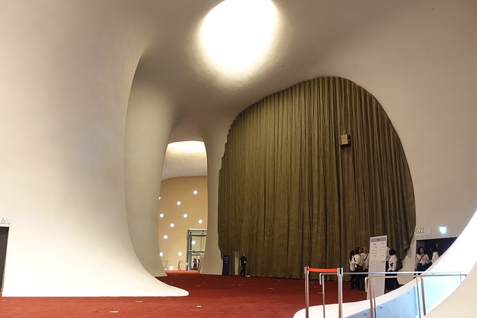 安東陽子 過去参考イメージ 《台中国家歌劇院  伊東豊雄建築設計事務所》