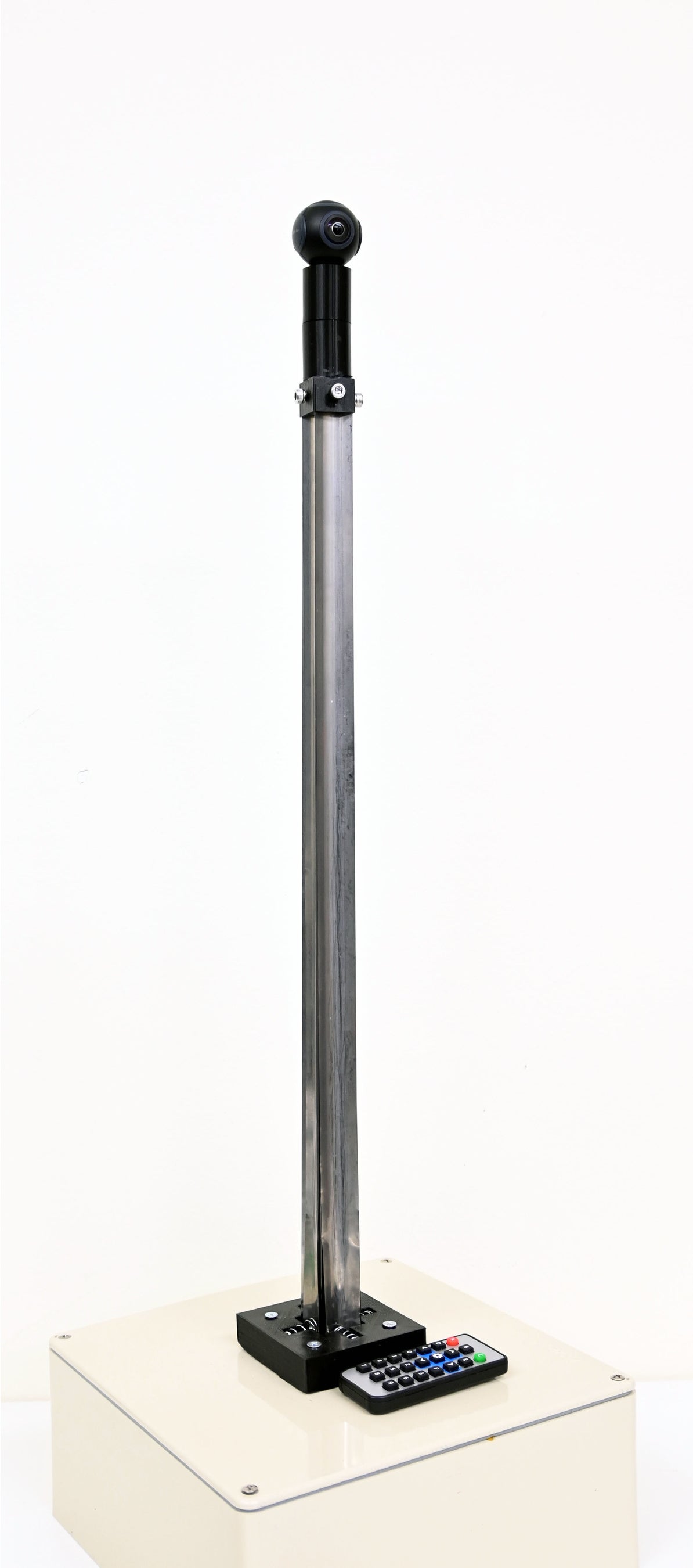 先端にカメラを搭載した例