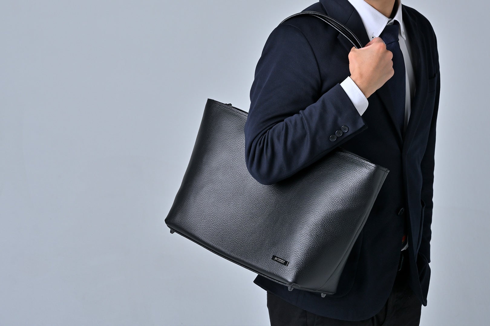 肩にかけても美しくみえる長さにこだわり、開発