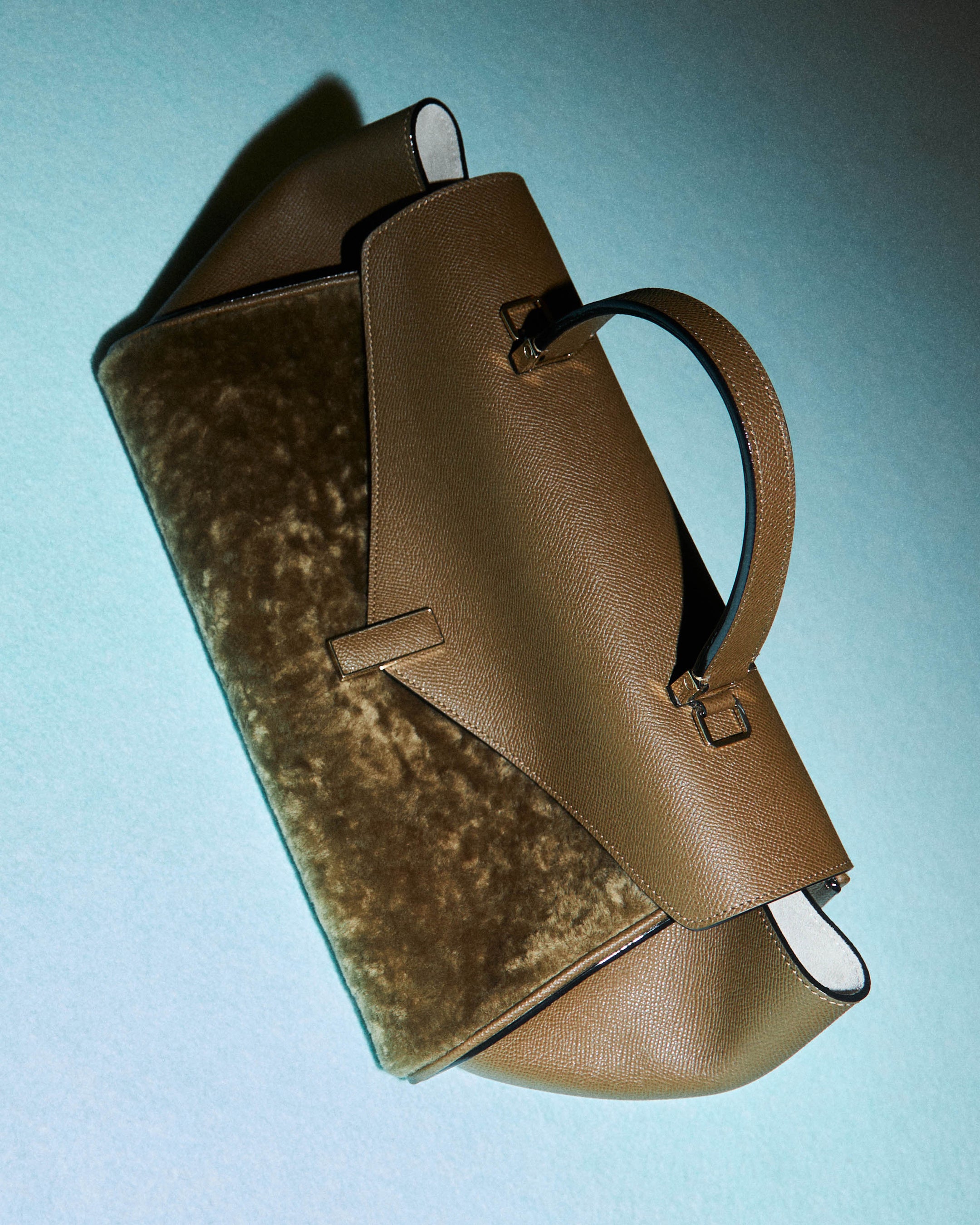 ヴァレクストラ AW26「Evolving Architecture」発表のお知らせ