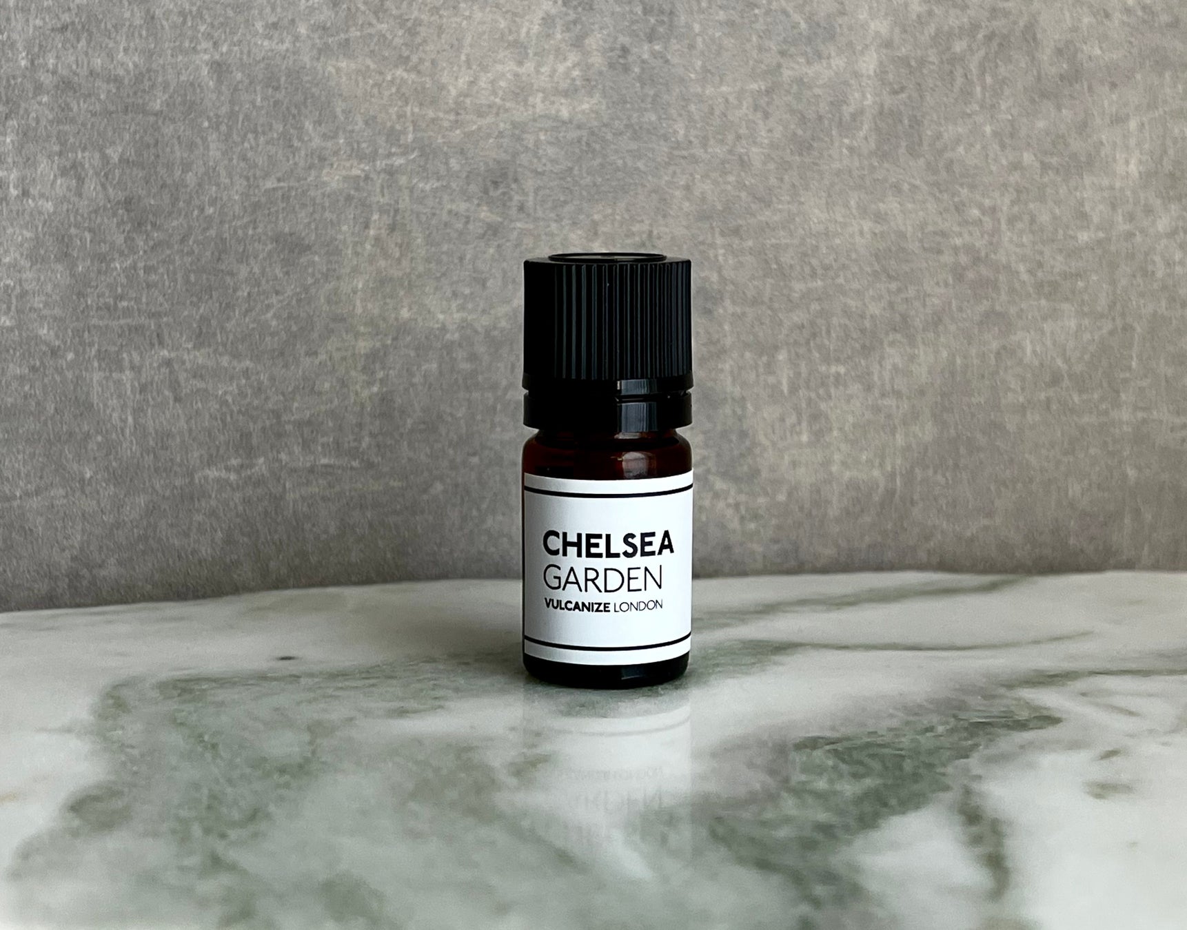 国内外で活躍するアロマ調香デザイナー 齋藤智子が 英国ラグジュアリーブランドのセレクトショップ ヴァルカナイズ ロンドン のオリジナルアロマブレンド オイルをプロデュース 一般社団法人プラスアロマ協会 Tomoko Saito Aromatiqueのプレスリリース 国内外で活躍するアロマ調香デザイナー 齋藤智子が 英国ラグジュアリーブランドのセレクトショップ ヴァルカナイズ ロンドン のオリジナルアロマブレンド オイルをプロデュース 一般社団法人プラスアロマ協会 Tomoko Saito Aromatiqueのプレスリリース