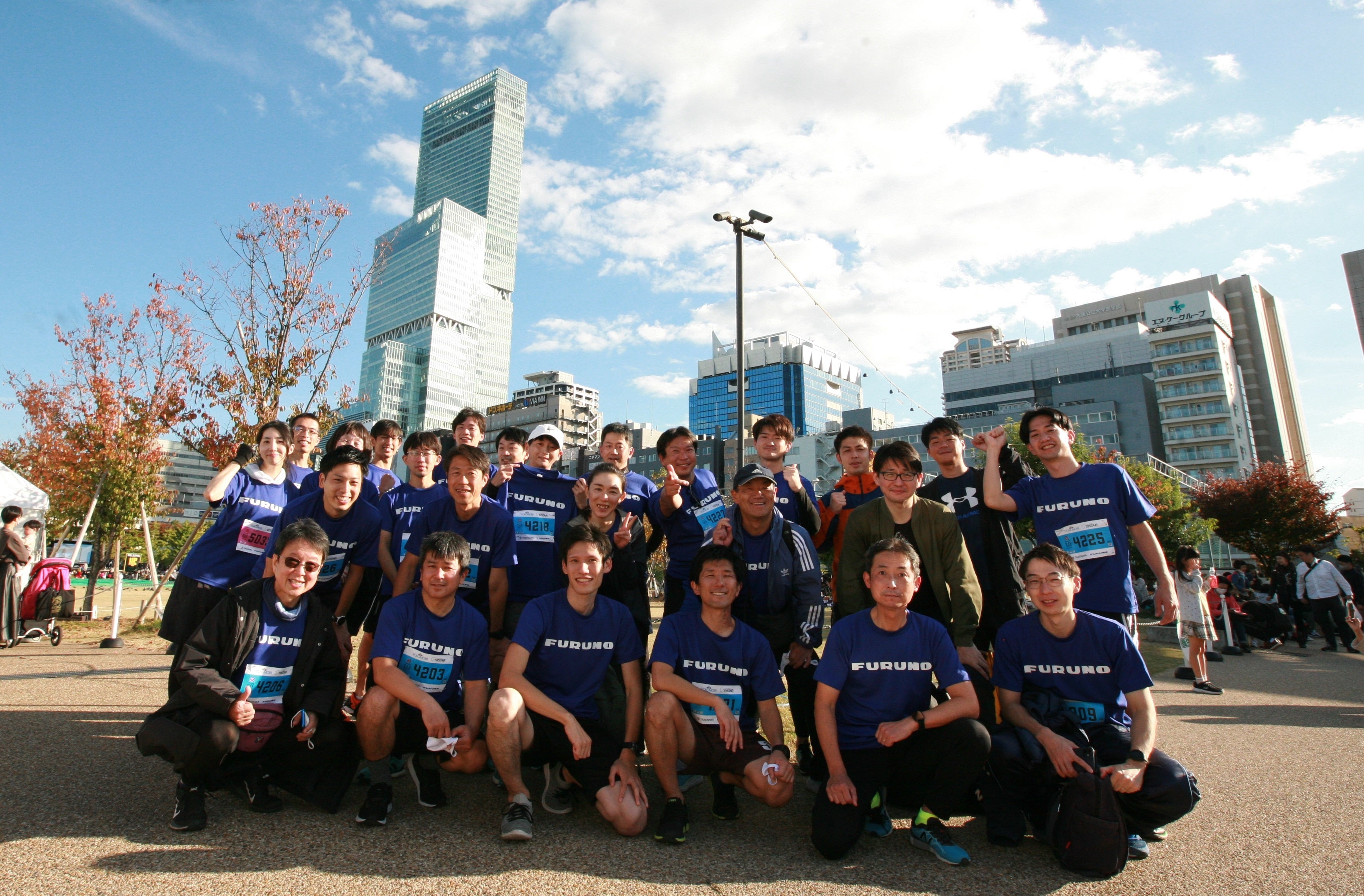 本大会に参加した社員　約30名