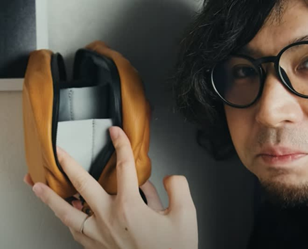 カワニシカバン ラフ lauff レザー カメラバッグ コンパクトレザーボディバッグ｜撥水レザー ×コンパクト×高機能