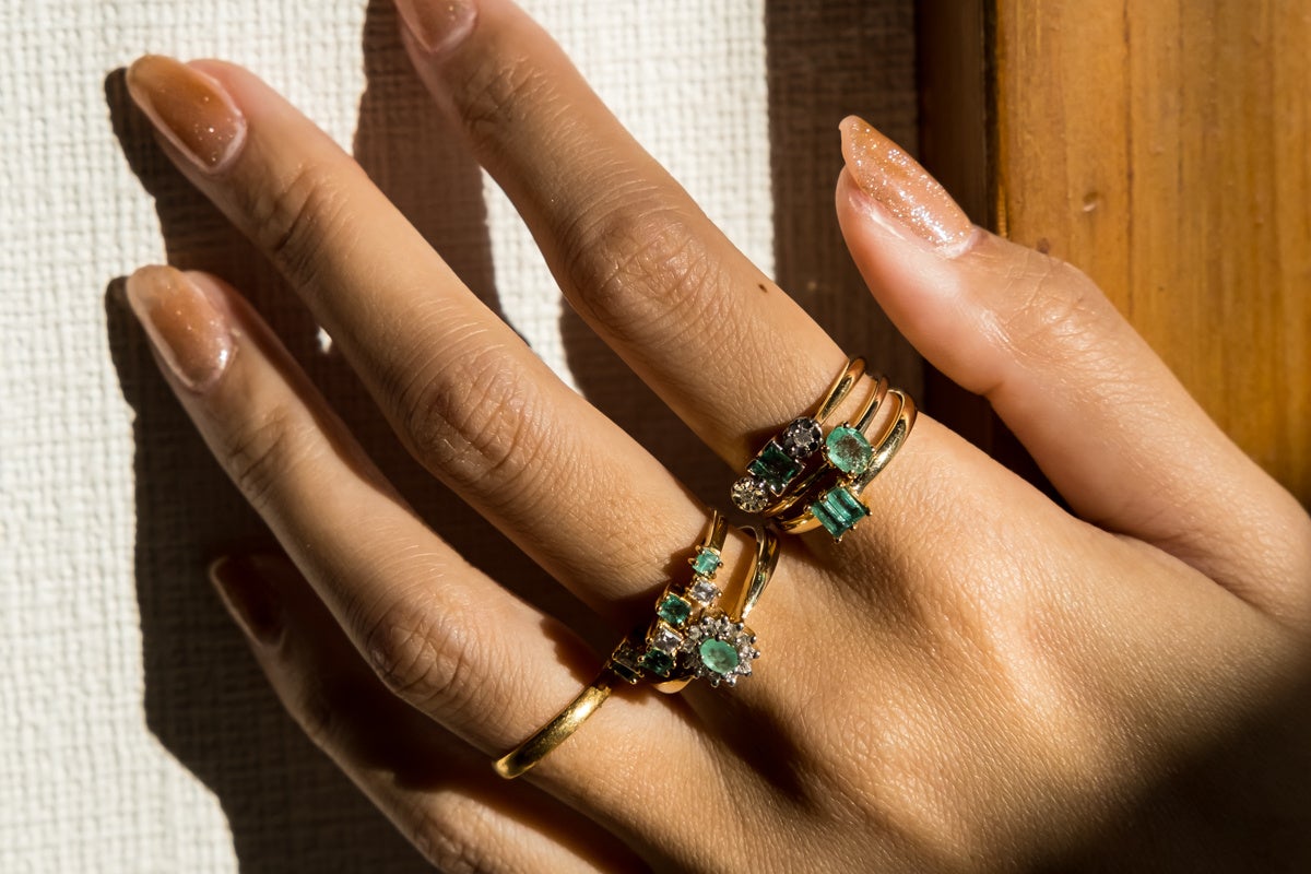 エメラルドジュエリー ¥80,000(+TAX)~