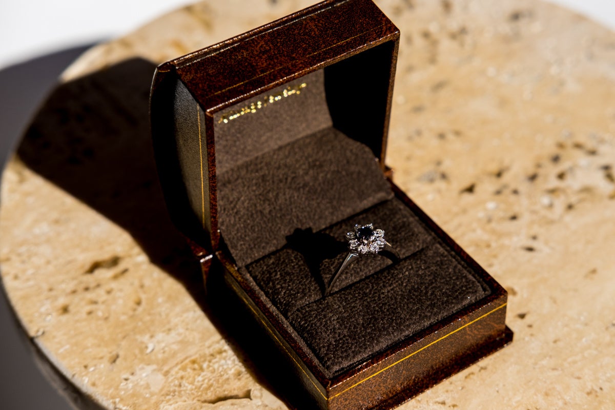 サファイアリング K18ホワイトゴールド・1970年代・フランス製 ¥300,000(+TAX)~