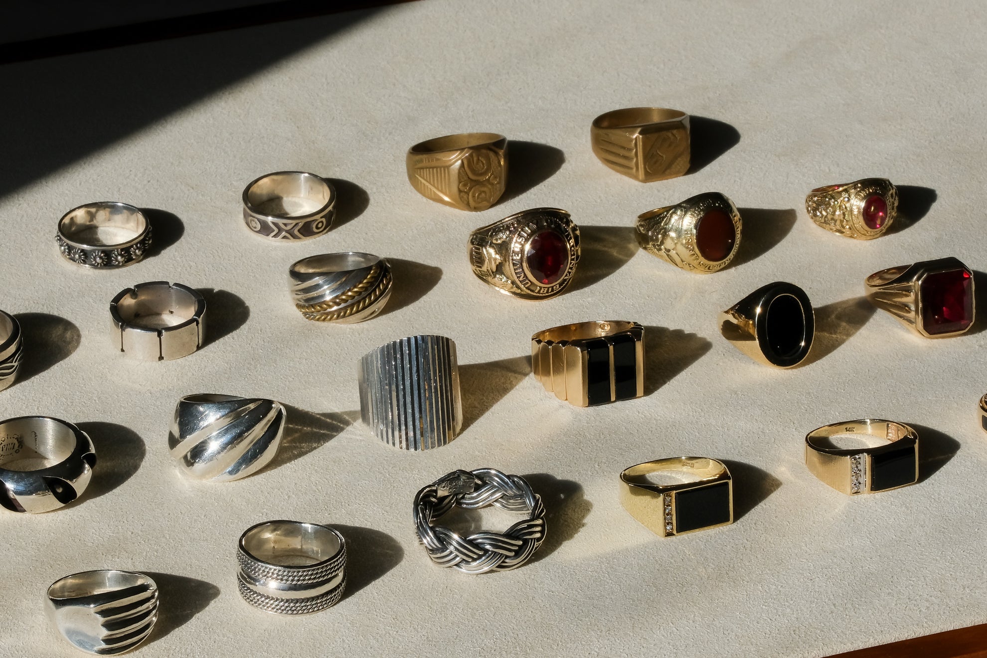 ユニセックス リング ゴールド¥96,000~ シルバー¥22,000~