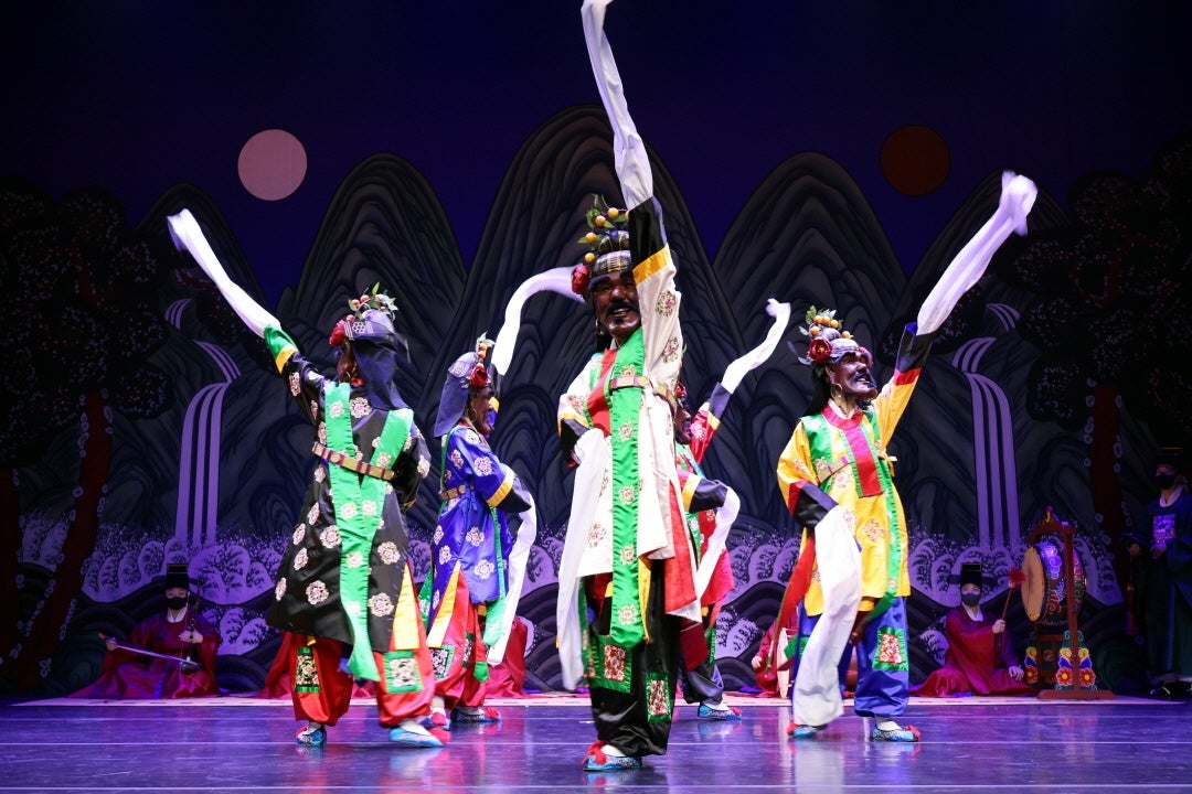 處容舞(チョヨンム)  - 国立釜山国楽院 提供