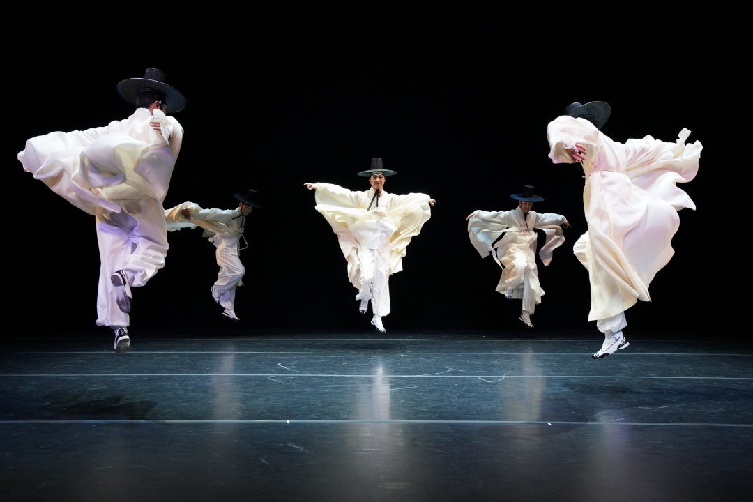 東萊鶴舞(トンネハクチュム) - 国立釜山国楽院 提供