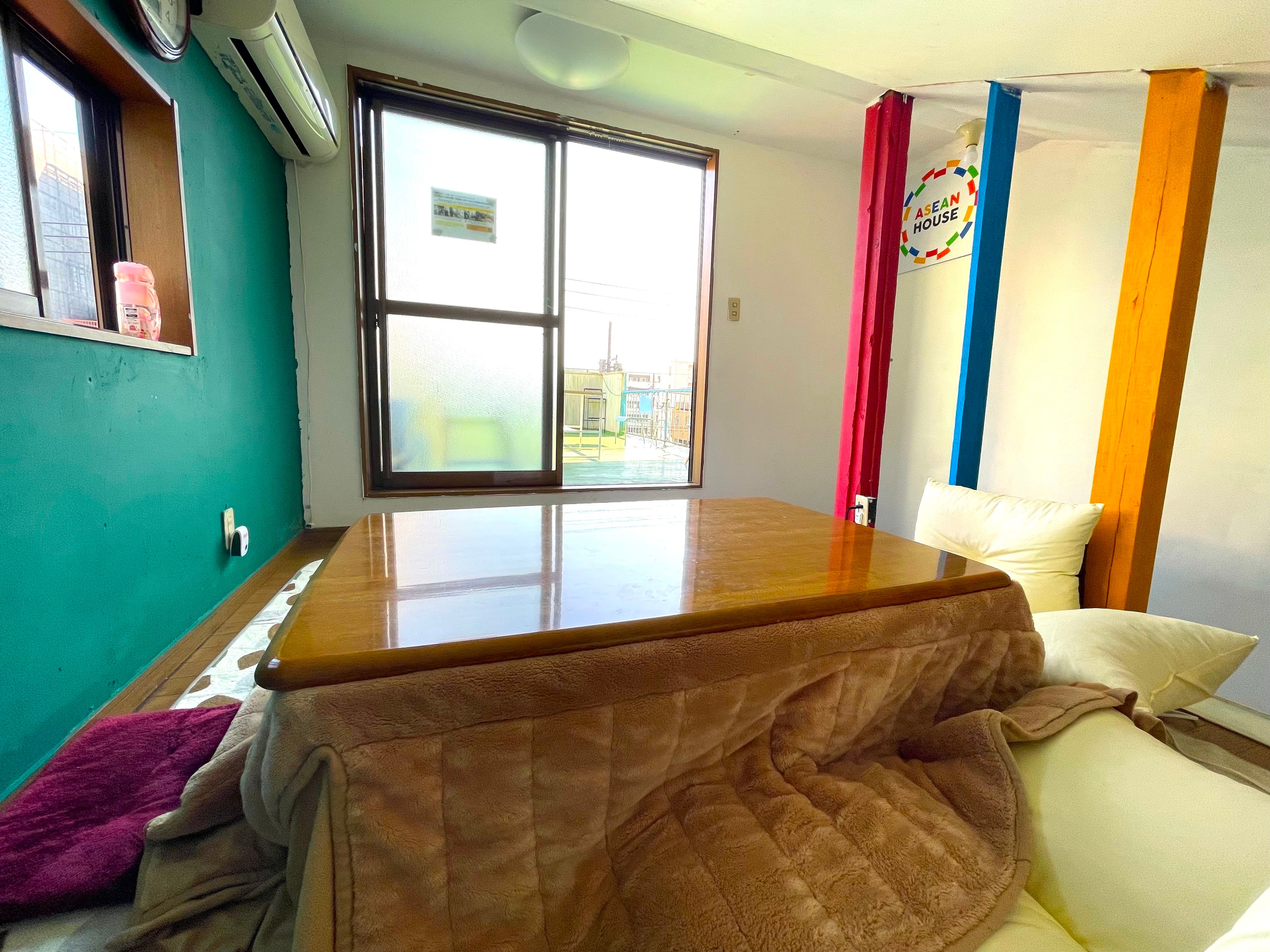 リビングでは国境を越えて交流が可能