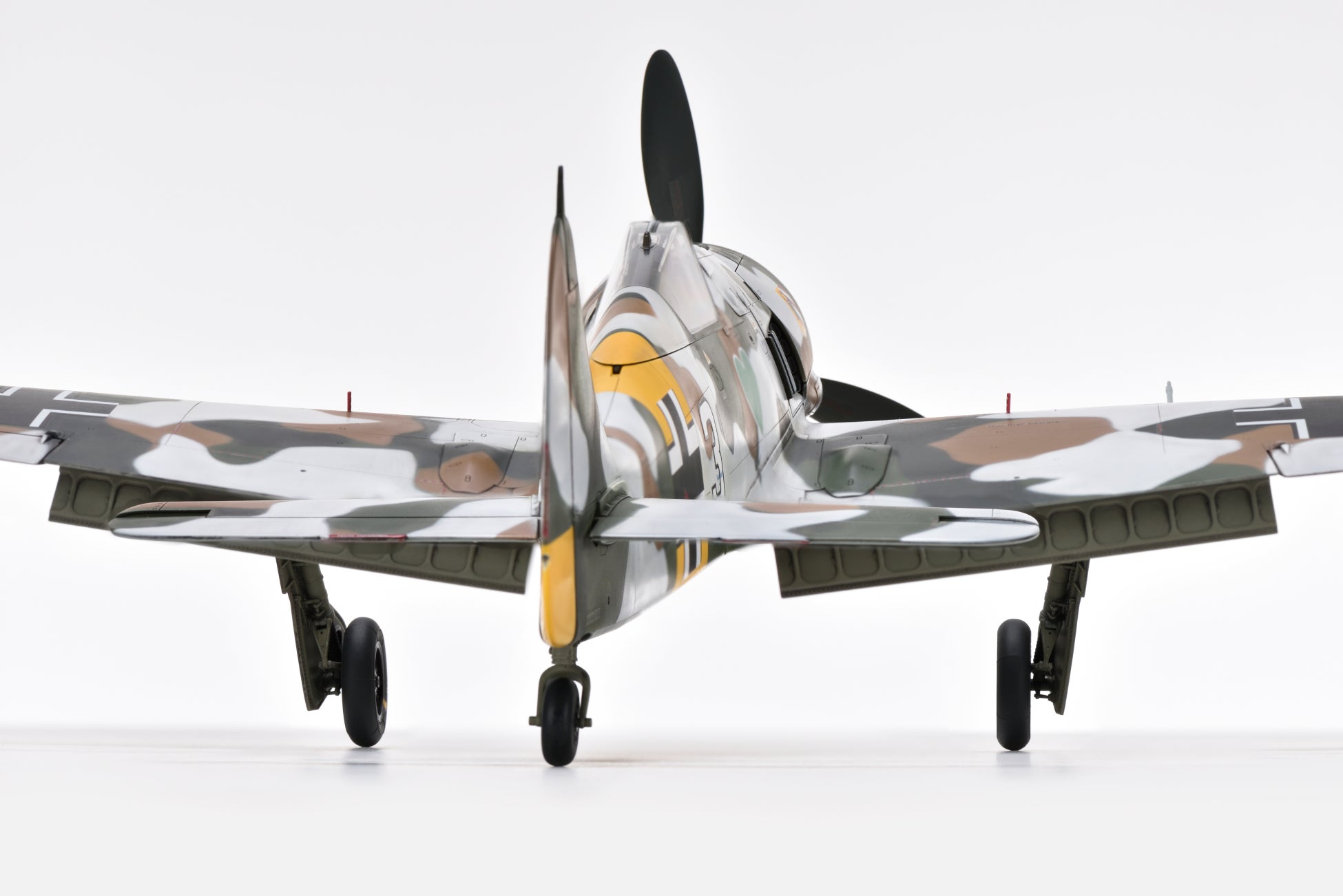 Fw 190 A-4“White 3”冬季迷彩_後方カット