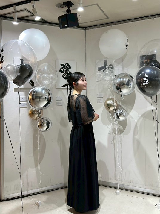 歯石が、アートになる日。歯科衛生士×書道家が歯石で書いた命の言葉 歯石が、アートになる日。歯科衛生士×書道家が歯石で書いた命の言葉