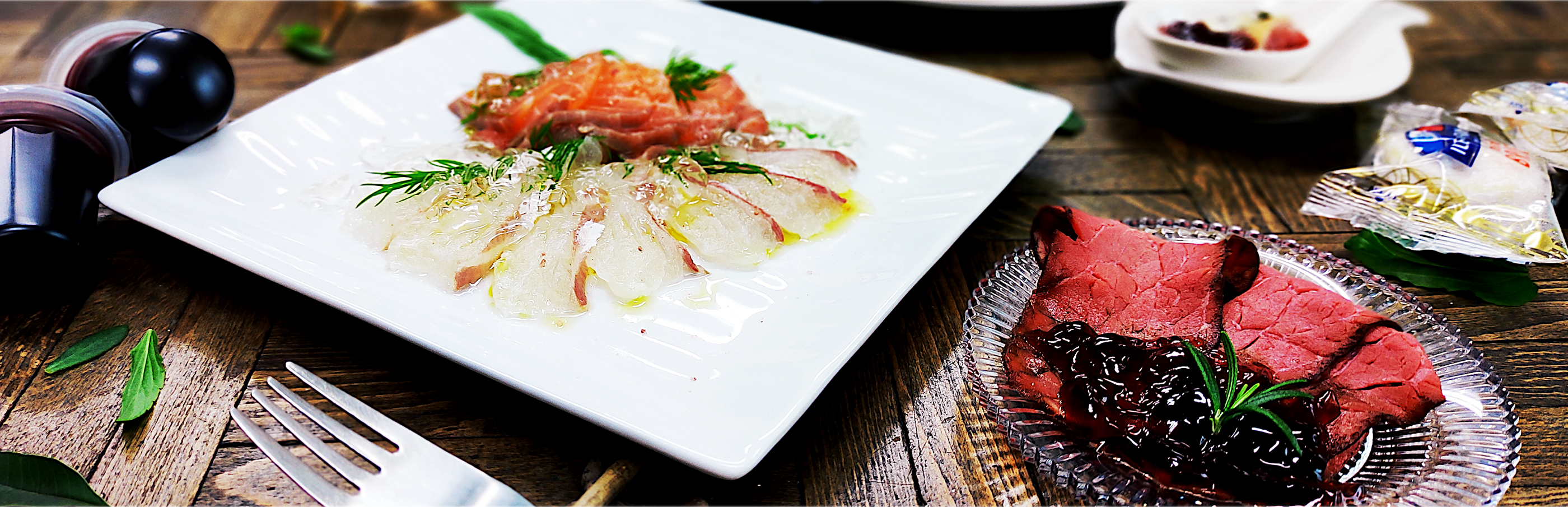 ローストビーフのバルサミコソースや白身魚のカルパッチョのジュレソースもおススメ