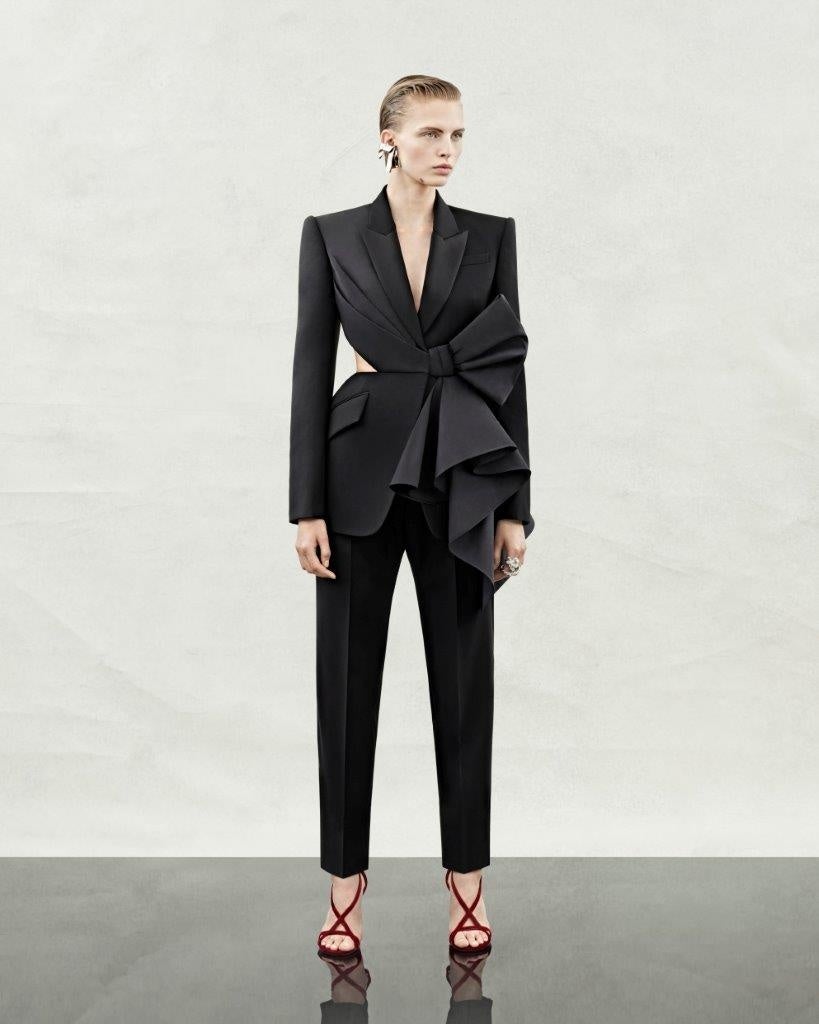 Alexander McQueen】2024年ウィメンズ春夏プレコレクション