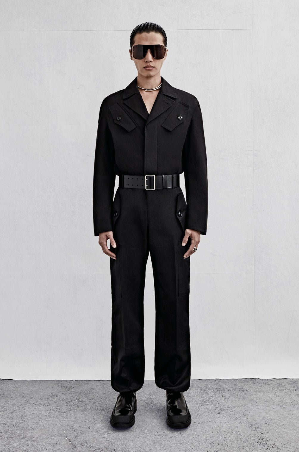 Alexander McQueen】2023年メンズ春夏コレクションのルック画像