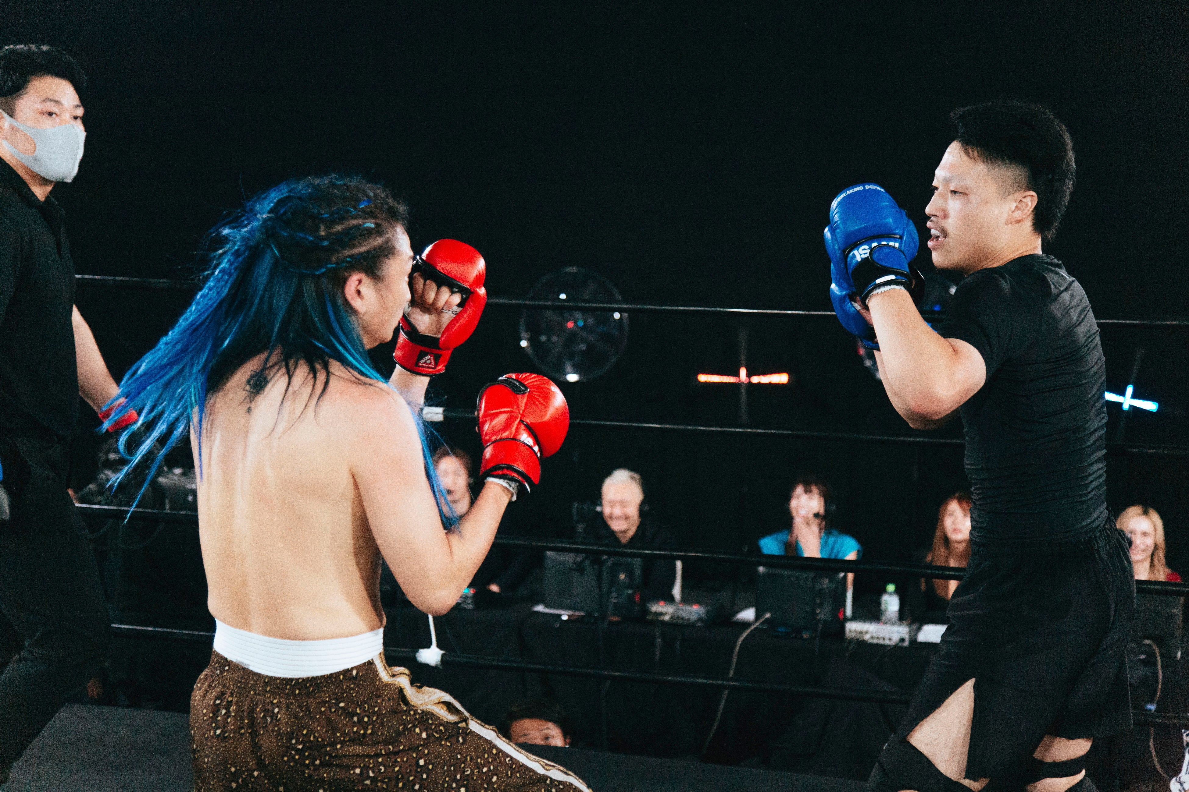 スペシャルワンマッチ： 10人ニキ選手 vs. DJ社長選手