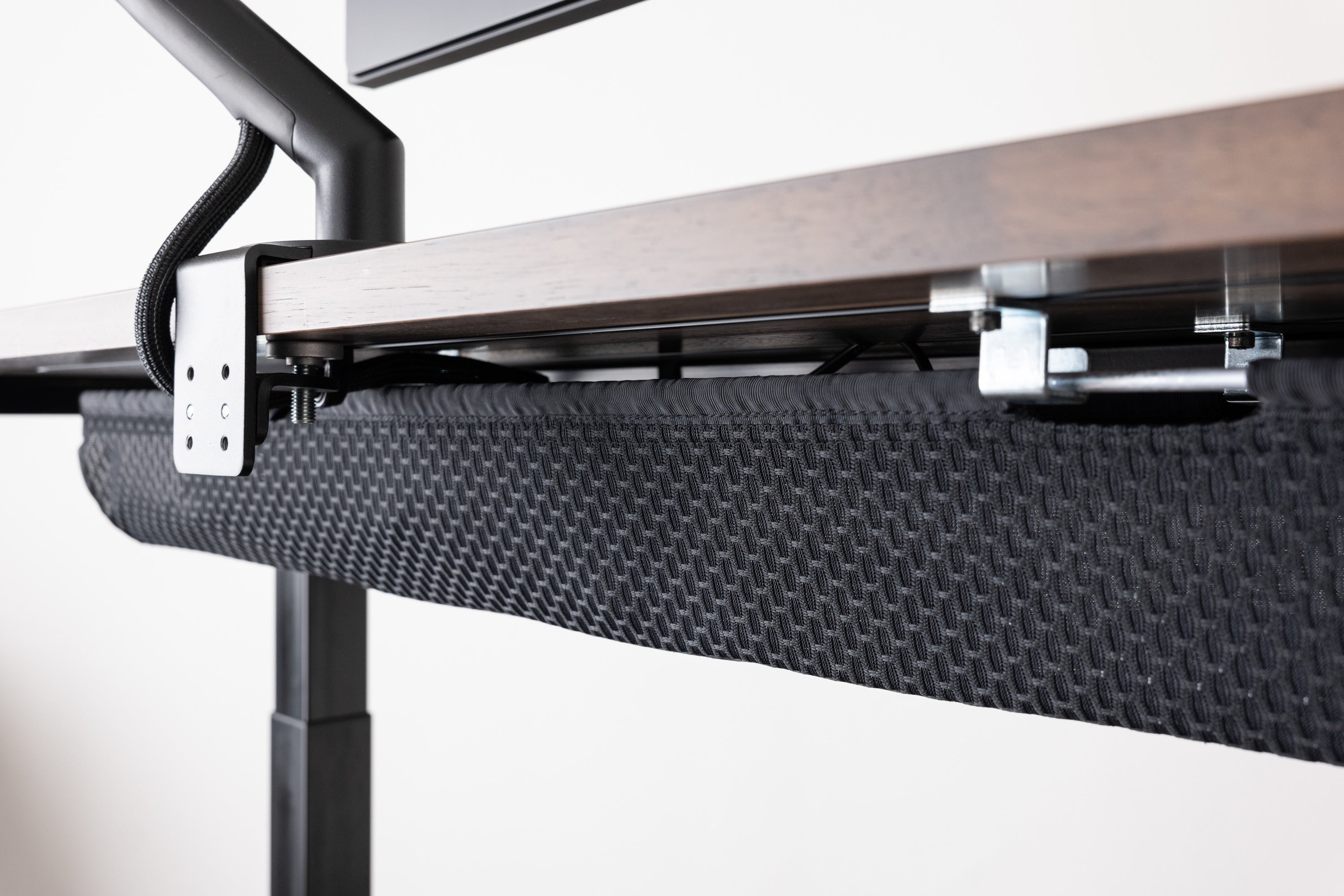 PREDUCTS Mesh Cable Holder Black 未使用に近い PREDUCTSよりケーブル類を集約・整頓する『MESH CABLE HOLDER