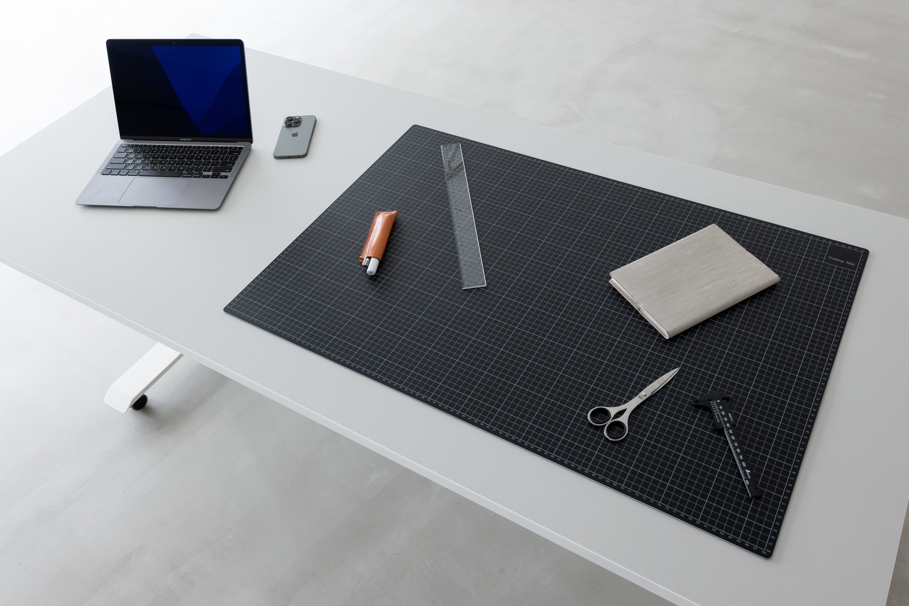 【美品】PREDUCTS DESK - POLAR ワイドモデル PREDUCTSより DESK - POLAR ワイドモデルの受注製造販売を開始
