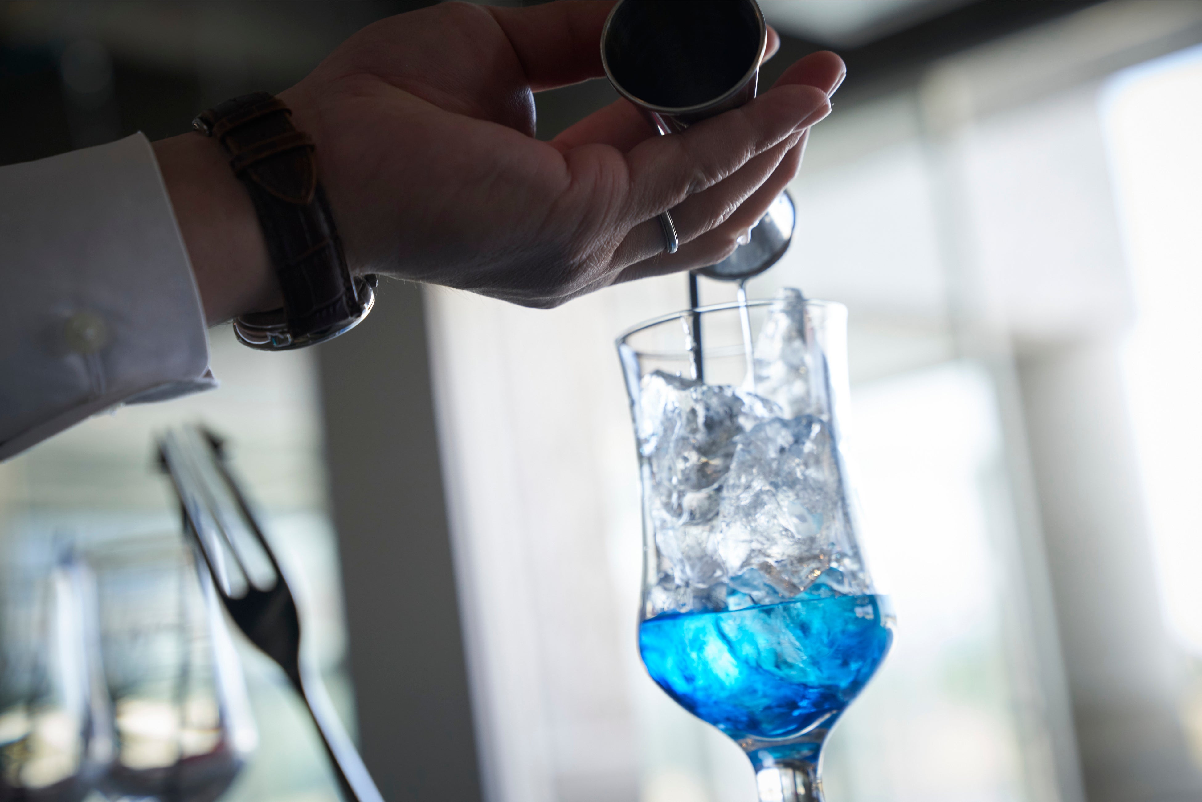 ゴルフやキャンプにちなんだオリジナルカクテルも提供