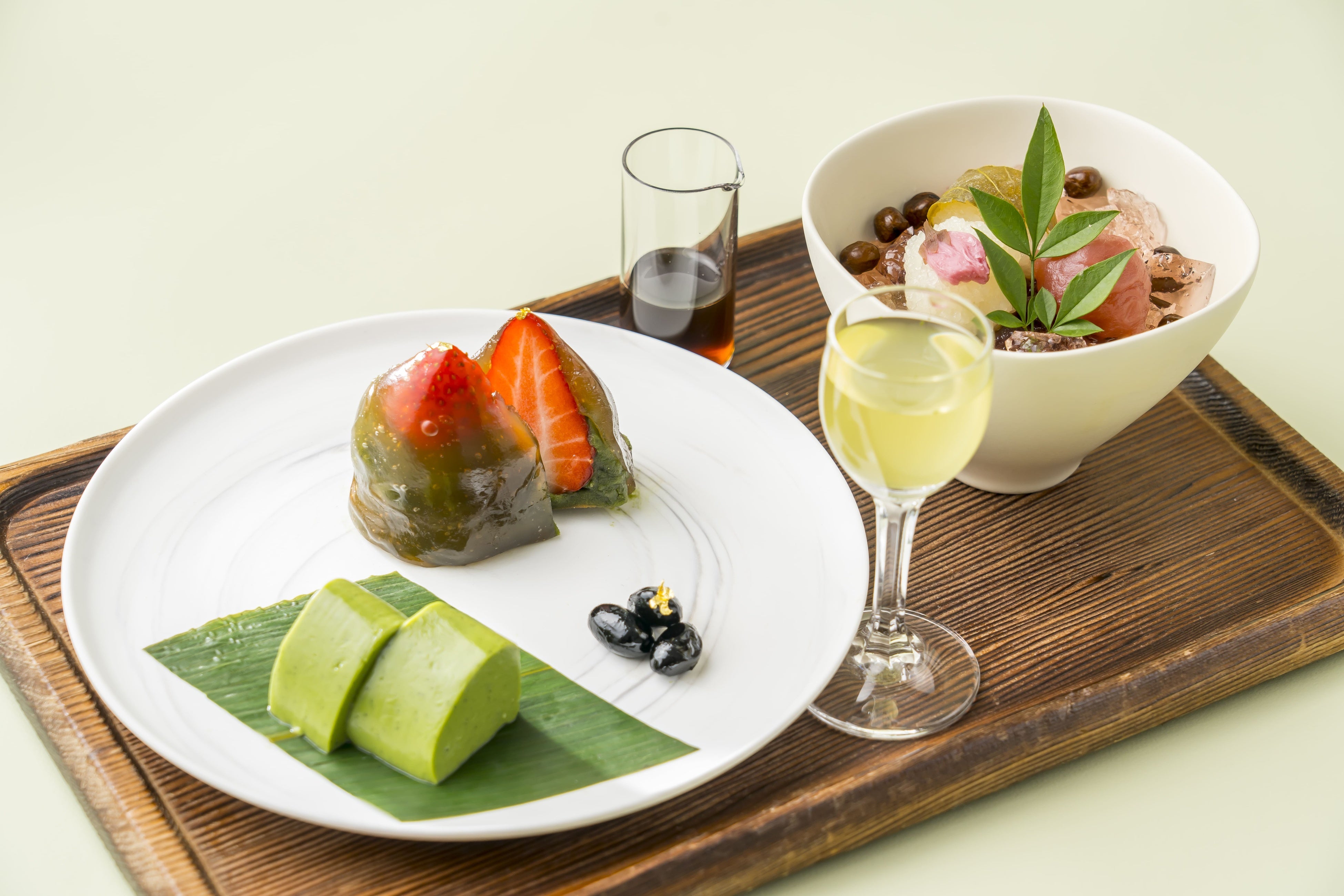 食前茶から順に頂く「和スイーツ懐石」