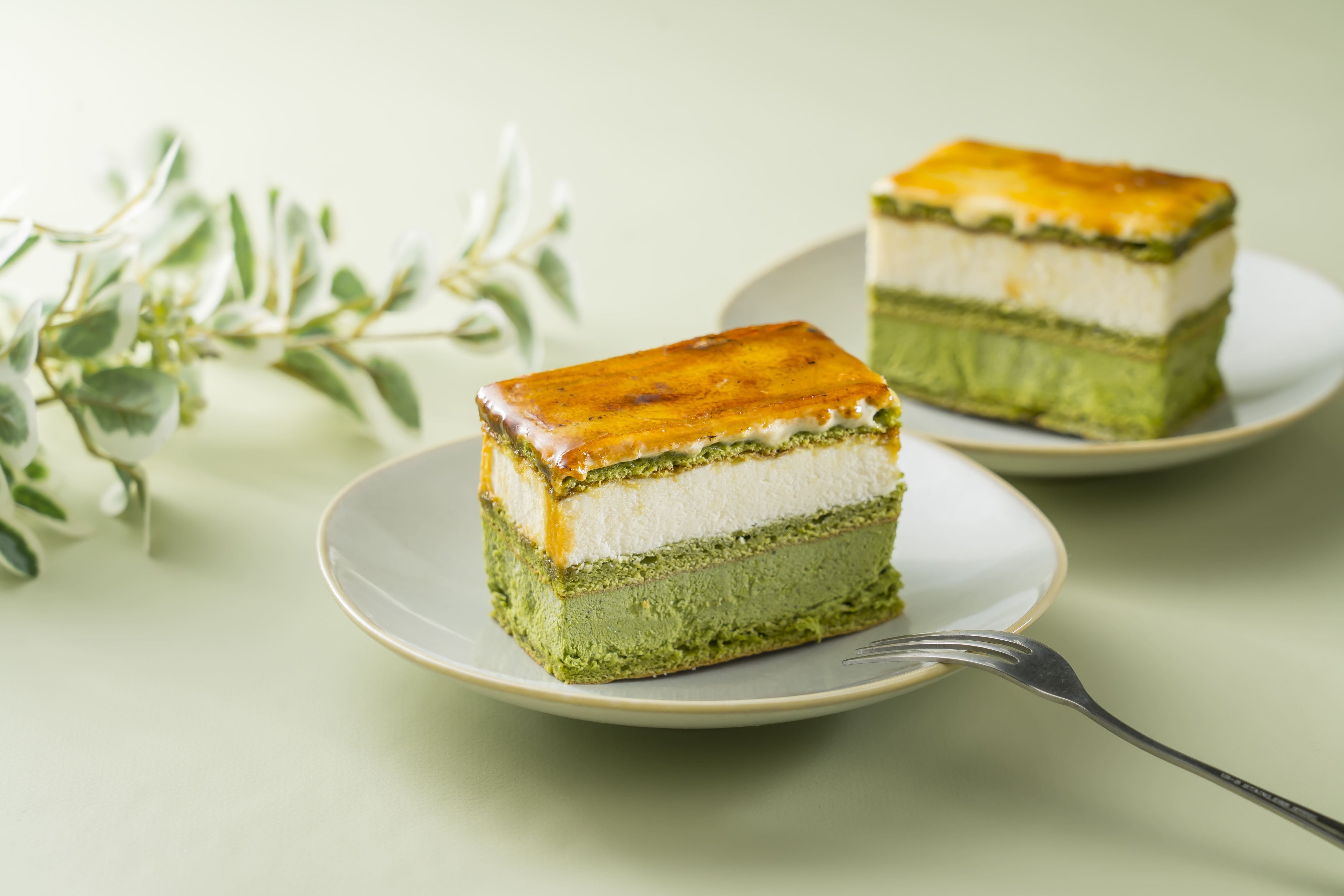 抹茶のサンマルクは、お好みの厚さに切り分けてどうぞ