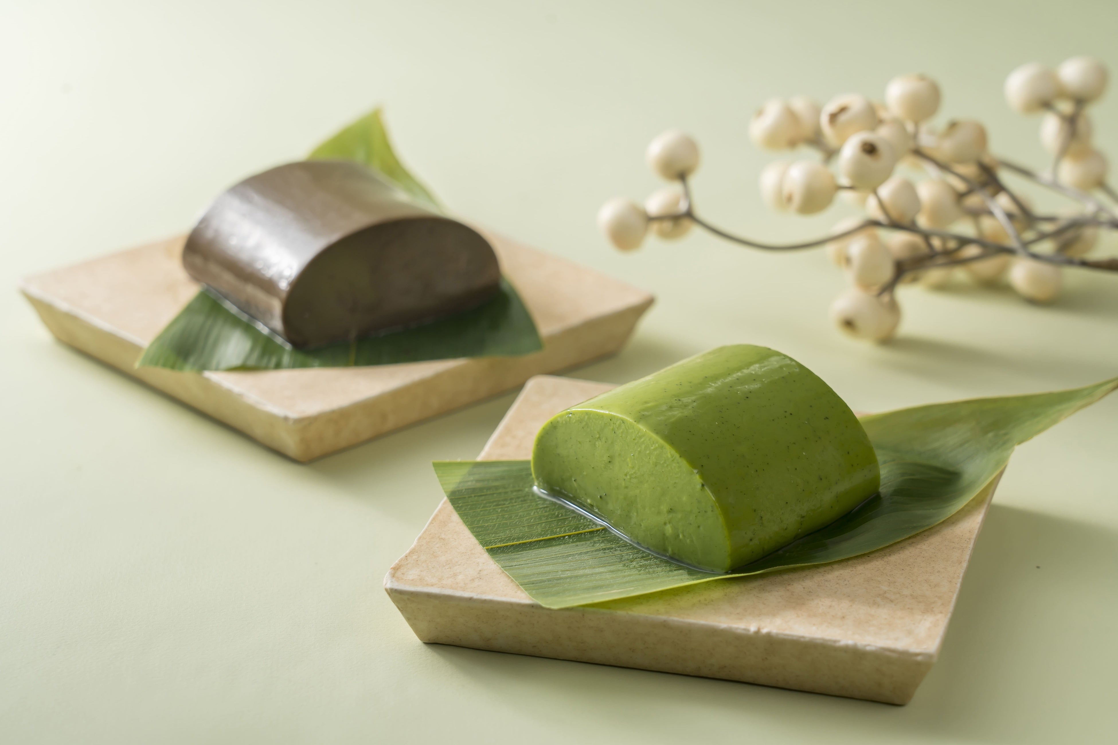 ねっとりと濃厚な「葛ねり」は、抹茶とほうじ茶の2種が。