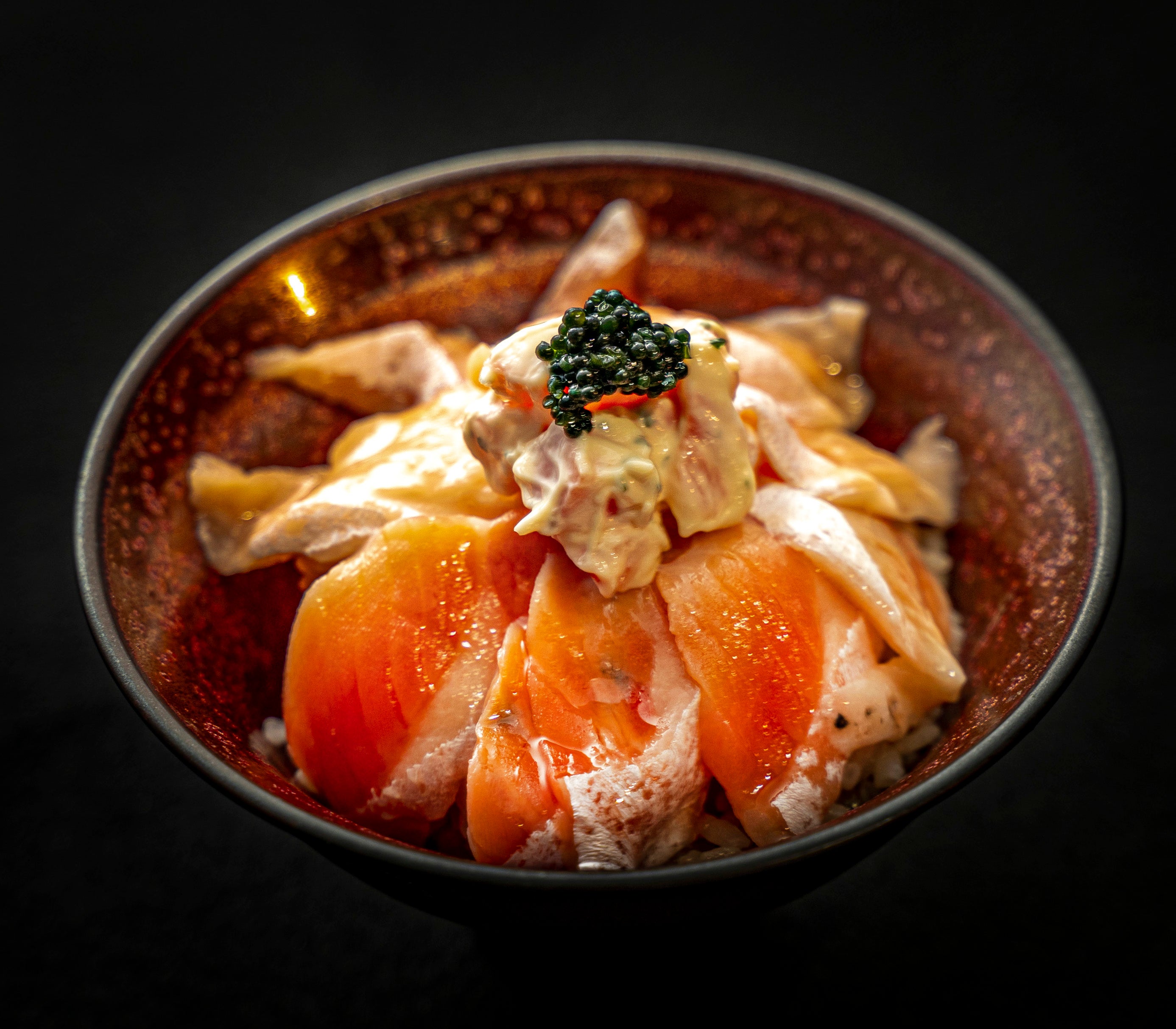 限定丼”とろサーモン丼”