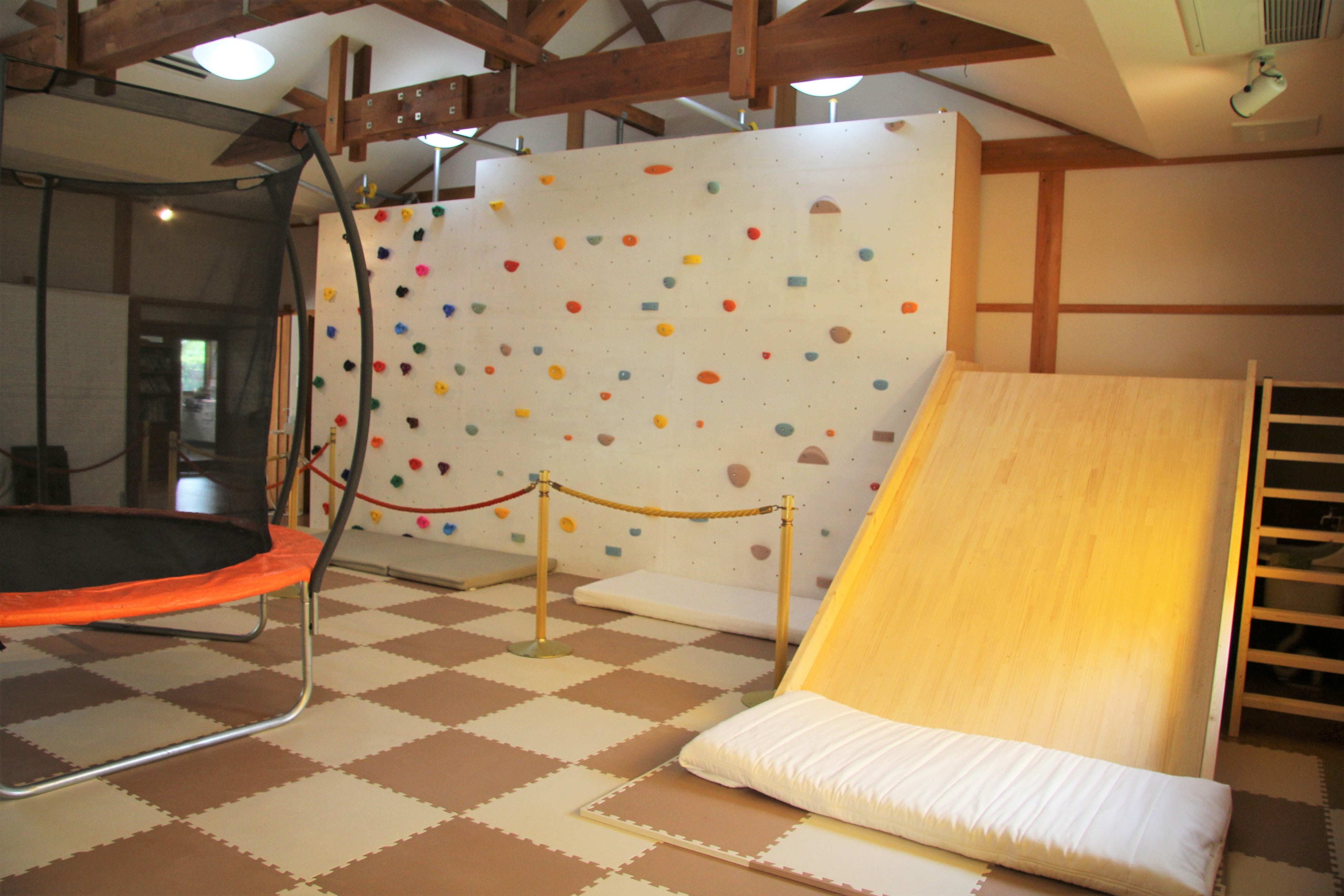 子ども用屋内遊具施設