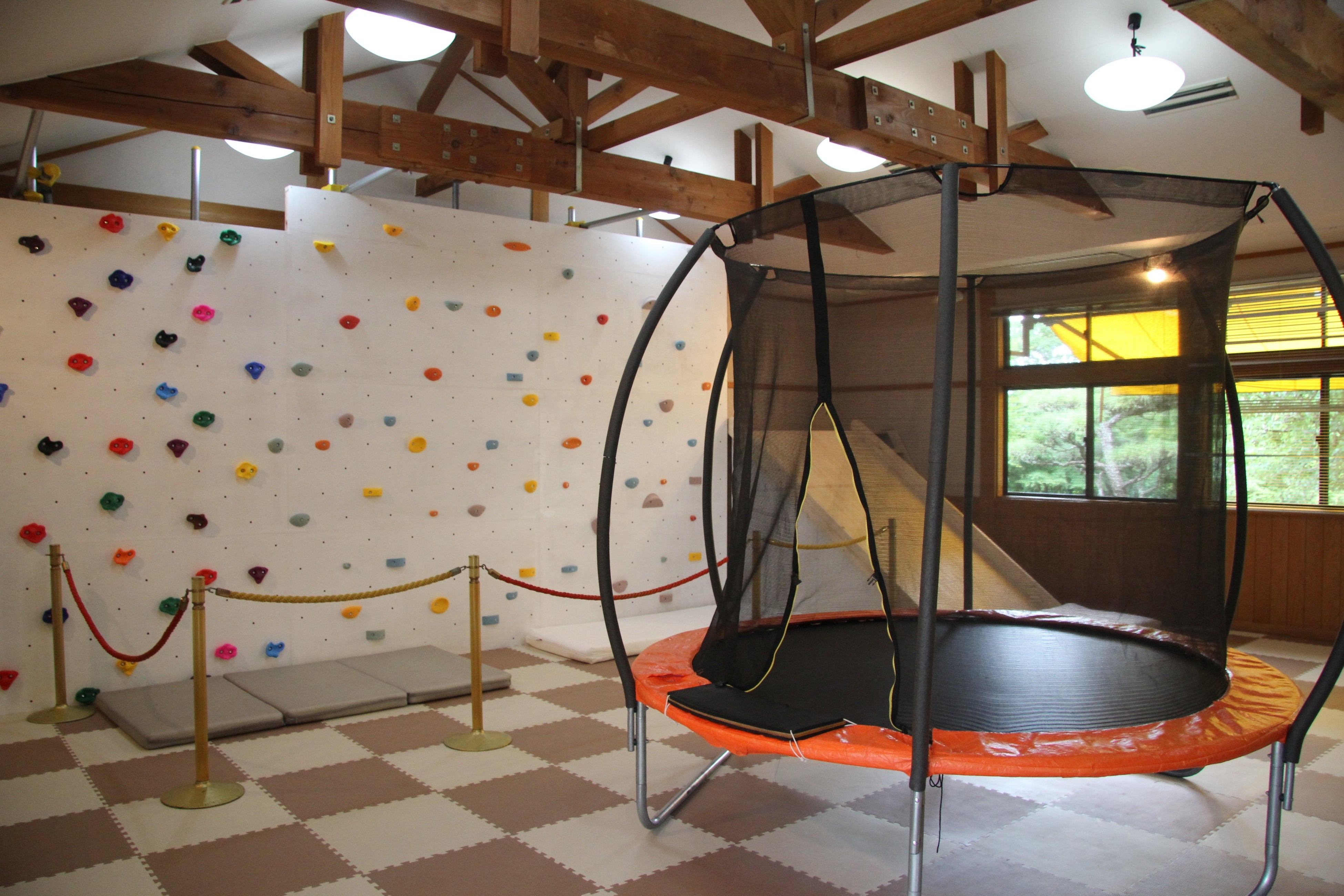 子ども用屋内遊具施設