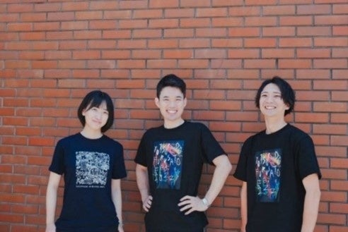 四街道市　鈴木市長（中）、職員（右、左）   （写真提供「四街道市」）